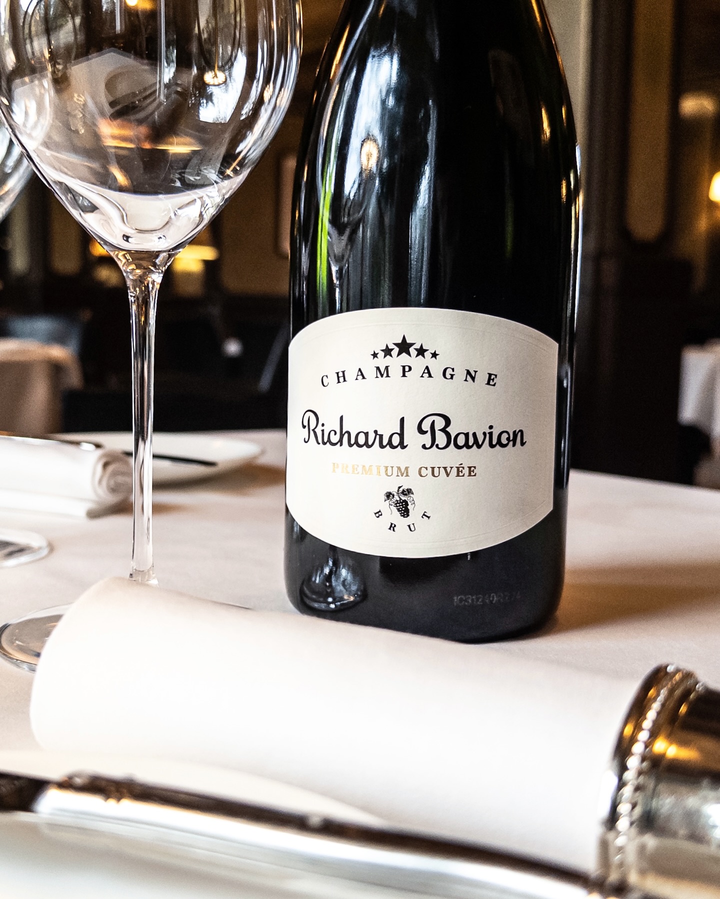 In just over half a month, the Rheingau Gourmet and Wine Festival will start in the renowned Kronenschlösschen, with Richard Bavion as the main partner for champagne.
The festival is considered the no. 1 gourmet festival in the world, spans 3 weeks and brings together over 6.000 industry professionals, including around 50 Michelin-starred chefs, great wineries, and plenty of exciting gourmet events and dinners.
We are very excited and look forward to the many encounters! 🥂
#rheingaugourmetfestival #richardbavion #gourmetfestival #kronenschlösschen #rheingau #rheinmain #gourmet #winenight #winedinner #wineanddine #foodandwine #wine #winelover #winefreak #winemaker #finewine #wineo #wein #vino #winetime #wineenthusiast #instawine #winestagram #winetasting #ilovewine
#sommelier