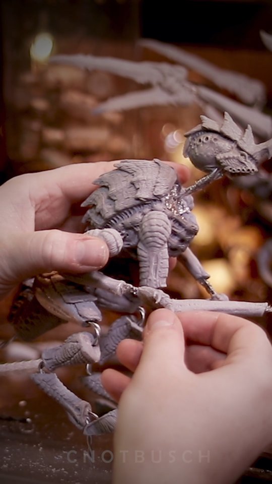 Hey everyone, happy Tuesday! In this video I'm working on the Tyranid project - I'm molding and casting individual body parts, which gives me a lot of flexibility when it comes to posing each creature. This approach lets me create some really dynamic scenes, like in this project, a trio of Tyranids in different poses. Make sure to check out #SpaceMarine2 by @focus_entmt!
Now: TWITCH.TV/CNOTBUSCH working on this project!
Materials:
- Cosclay, Medium Firm
- Cosclay C2 Clearbond
@cosclayusa
J-B Weld SteelStik
#warhammer #warhammer40k #sculpture #clayart #handmade #traditionalart #clay #polymerclay #gamecharacter