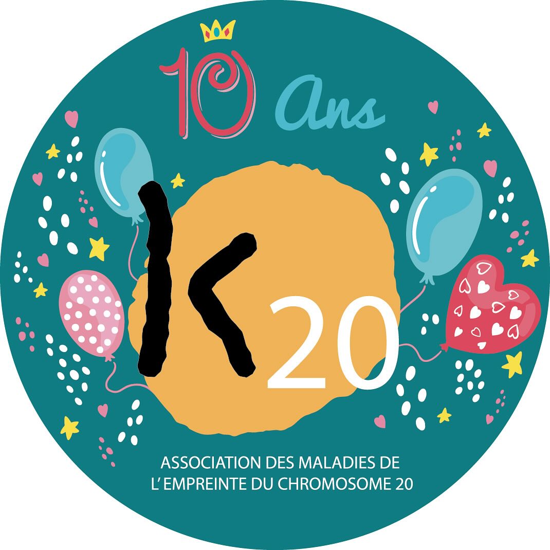 🎉 Célébrons les 10 ans de l’Association K20 ! 🎉
En janvier 2025, nous marquons une décennie de solidarité et d’engagement pour les patients atteints d’IPPSD - pseudohyoparathyroïdies, hétéroplasie osseuse progressive, acrodysostose. 💙 Grâce à votre soutien, K20 a aidé à briser l’isolement des malades et à promouvoir la recherche.
Un immense merci à tous nos bénévoles, partenaires du monde médical et membres qui rendent cela possible. Ensemble, continuons à faire entendre notre voix et à améliorer la vie des personnes touchées par ces pathologies.
#K20 #10ans #Solidarité #MaladiesRares #Anniversaires