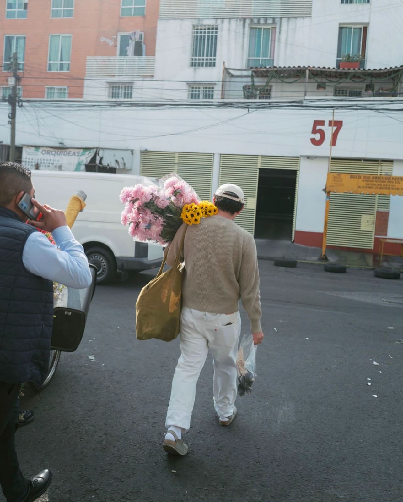 Photo dump of Mexico City and Flower House ‘25 still thinking of all the amazing people I met and got to see again.