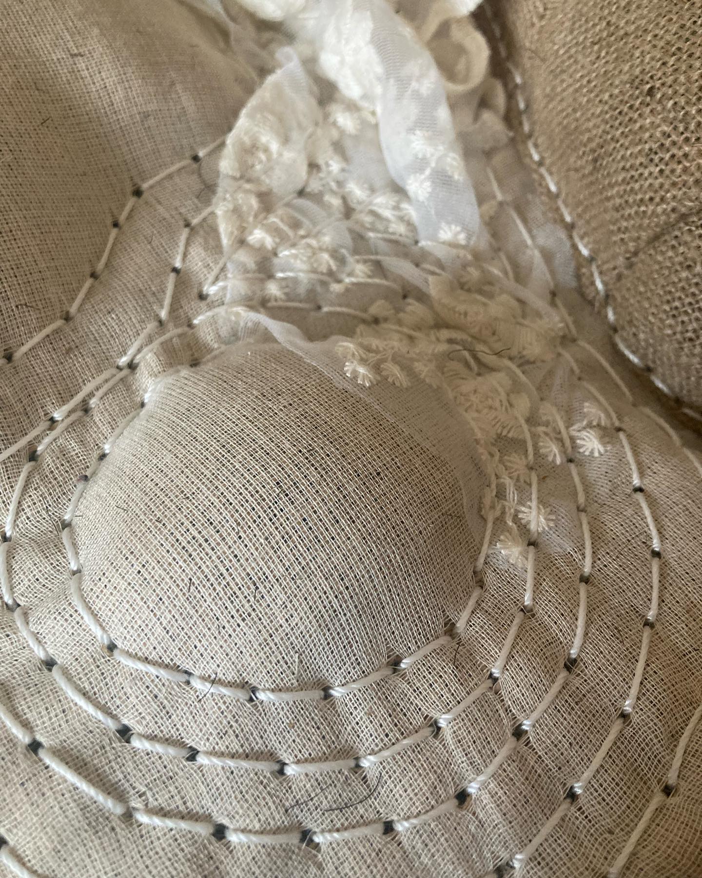 Details…
#tradionalupholstery #textilesart #upholstery #craftsperson #crafts