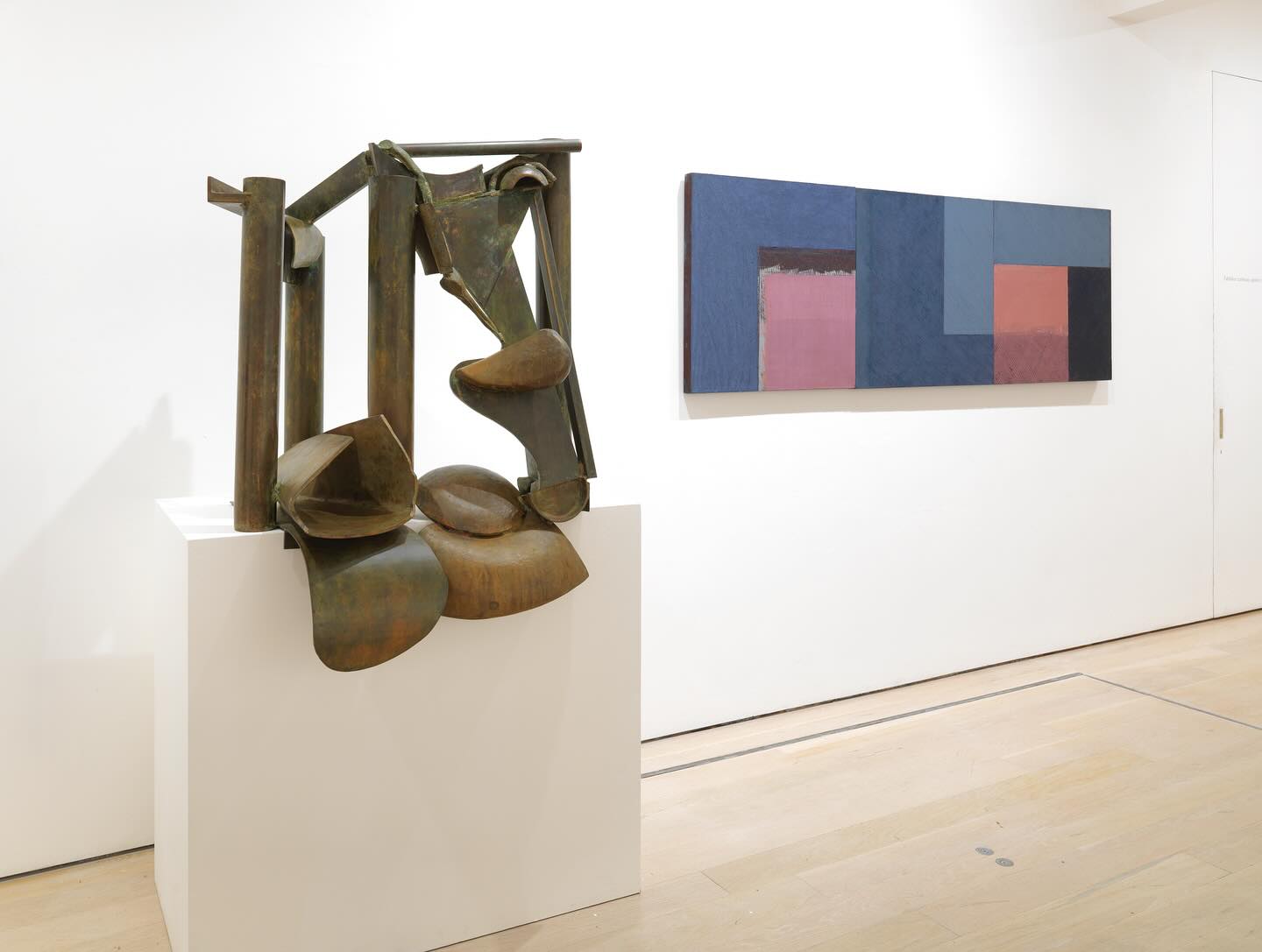 Opening soon! The new exhibition Shaping Abstraction: Anthony Caro & Alan Green is opening tomorrow evening at Annely Juda Fine Art!
Preview: 6-8pm, 30th January 2025
📅30th January - 15th March 2025
📍Annely Juda Fine Art, 23 Dering Street, London, W1S 1AW
Images Courtesy Annely Juda Fine Art, London. Photographer Dan Wallis 2025
#anthonycaro #caro #annelyjudafineart #art #alangreen #annelyjuda #upcomingexhibition