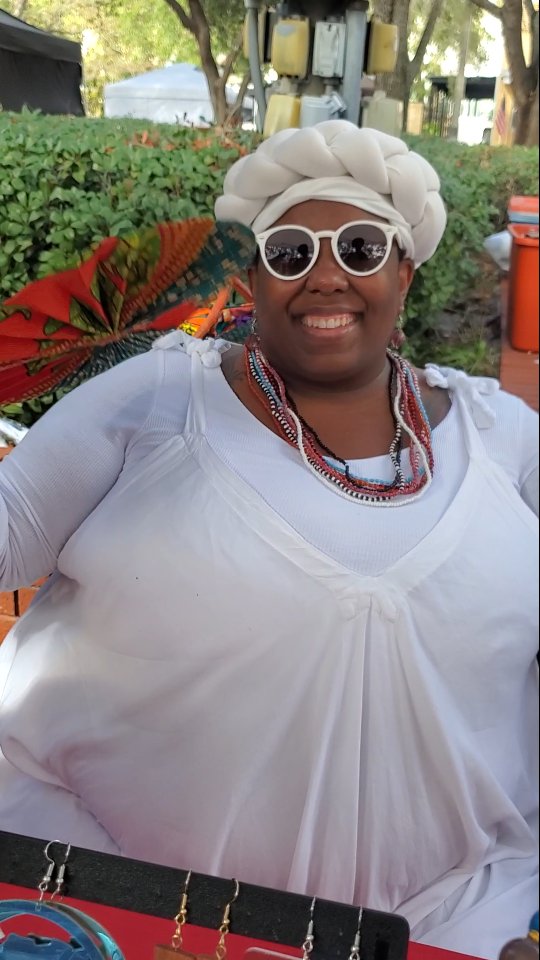 Our legacy is in the details. π§΅π«
Bold patterns, modern vibes, and a celebration of heritage! π€β¨
Stay tuned β 2025 is bringing fresh styles, just in time for Black History Month and Juneteenth! ππ
#ElijahLee #AfricanClothing #NewYearNewStyles