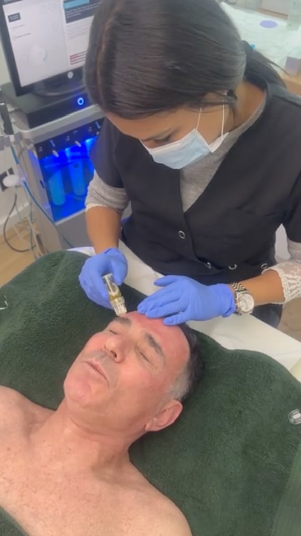 Dr. Magistretti tested it for you 👇🏼
The Aquagold technique with Exosome offers exceptional skin rejuvenation, providing hydration, improved texture, and a refreshed appearance. When paired with HydraFacial and PRP, the results are even more remarkable, improving overall skin health and glow.
Book your treatment now!