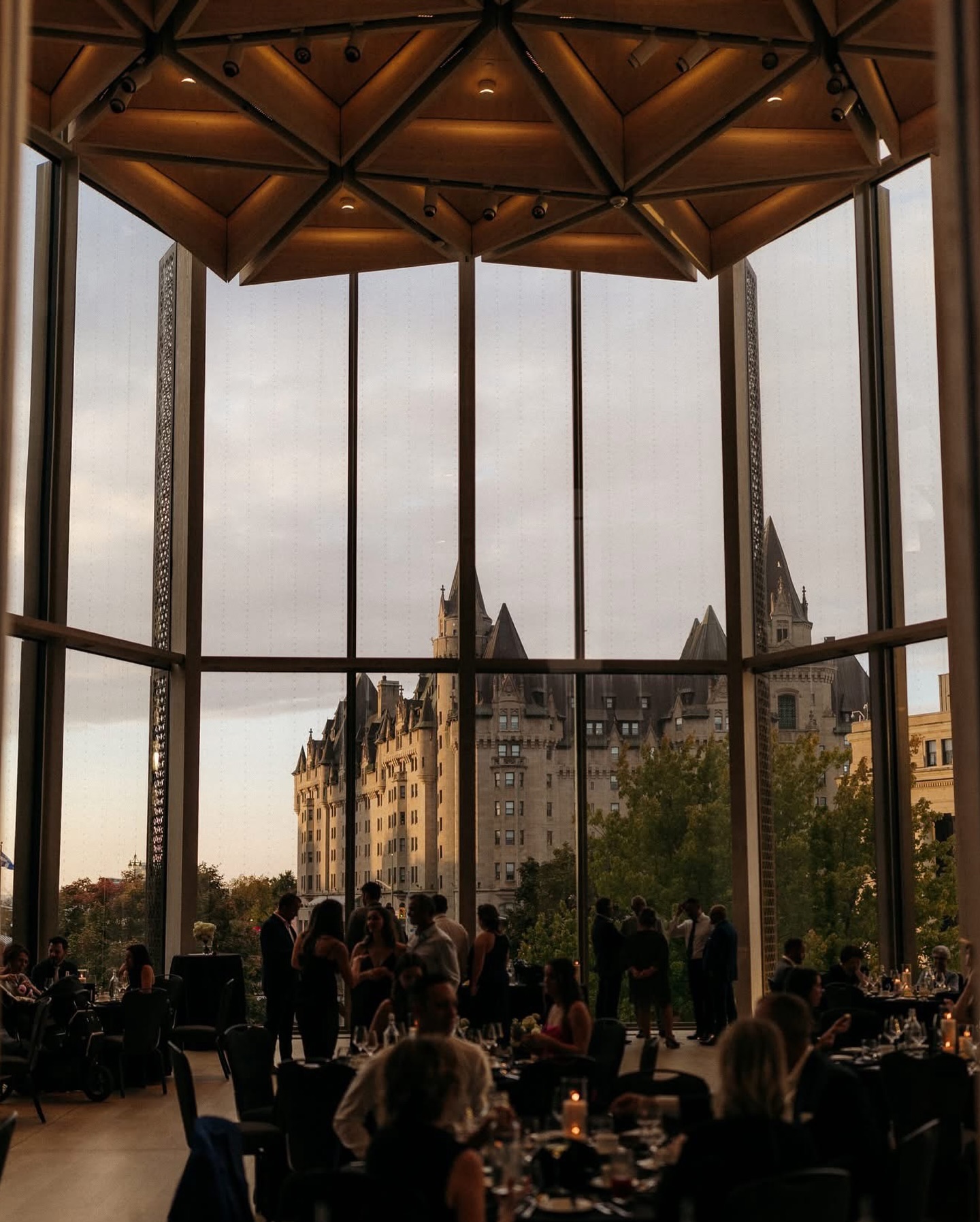 One of the most amazing wedding venue in Ottawa giving us a splendid view on another amazing venue in Ottawa✨👌🏻
I love my little town, but I also enjoy discovering new venues.
Ask me if you want to bring me for your destination wedding .
I am ready to talk about your vision!
Capturing Stacy & Nick have been a pure joy.