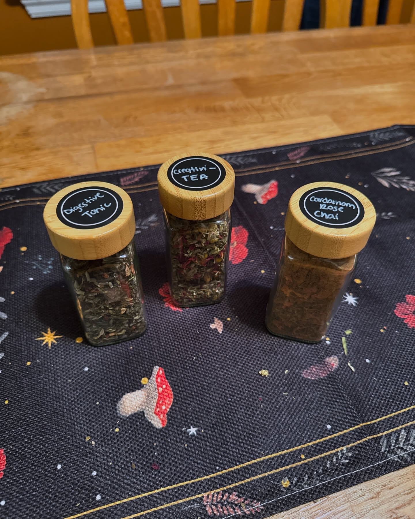 Happy Sunday, friends!!
Boy did I get so much done! I spent my weekend creating some new tea recipes and I am OBSESSED with them all so far, especially my Creativi-Tea that I sipped while I worked on my last 2024 Wedding album and made some tweaks to my new website. I felt so INSPIRED all day and I have to think that my Creativi-Tea played a part in that 🥰✌🏻
I can’t wait to keep testing out more recipes and getting ready to launch the tea shop online!!
Stay tuned for more BTS of my tea making journey on my blog! Link in my bio. 🥰