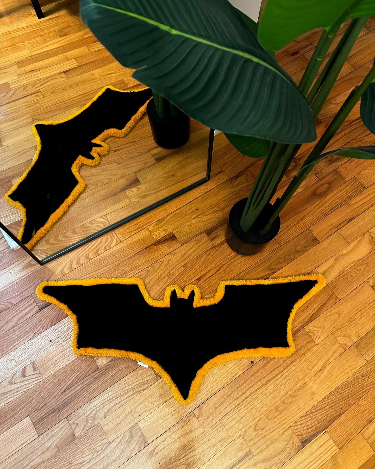 Batman Logo Rug (31” x 12.5”)
FOR SALE! DM Me For Inquiries or For One Of Your Own!
COMMISSIONS OPEN! DM Me For A Quote!
•
•
•
#rugs #handmade #floor #tuftingart #rugart #rugdesign #rugmaking #artistsoninstagram #art #fypage #fyp #foryoupage #rugsofinstagram #customart #customrugs #commission #commissionart #artistofinstagram #artist #foryou #tuftingrug #tufting #batman #darkknight #darkknightrises #joker #penguin #dccomics #brucewayne #superman