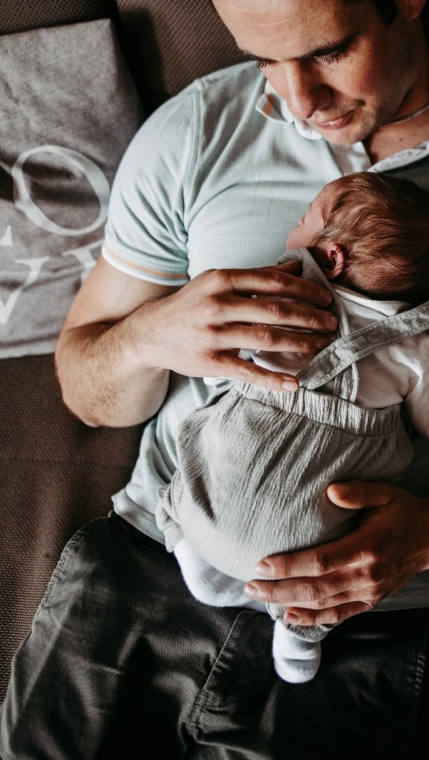 Weil schöne Fotos viel mehr sind als nur in die Kamera lächeln…
ECHTE FAMILIENFOTOGRAFIN
EMOTIONALE NEWBORN FOTOGRAFIE
PERFEKT UNPERFEKT
#Familienfotografie
#NäheSpüren
#AuthentischeMomente
#EchteEmotionen
#LiebeInBildern
#VerbundeneFamilien
#Familienshooting
#ZeitFürUns
#UnperfektPerfekt
#FotografieMitGefühl
#HeidelbergFotograf
#FotografHeidelberg
#FamilienfotografHeidelberg
#OdenwaldFotografie
#SchwarzwaldFotografie
#FotografBadenWürttemberg
#NäheUndLiebe
#MomenteFürDieEwigkeit
#FamilienLiebe
#Paarzeit
#WertvolleErinnerungen
#LebendigUndEcht
#BindungStärken
#GefühlvolleFotografie