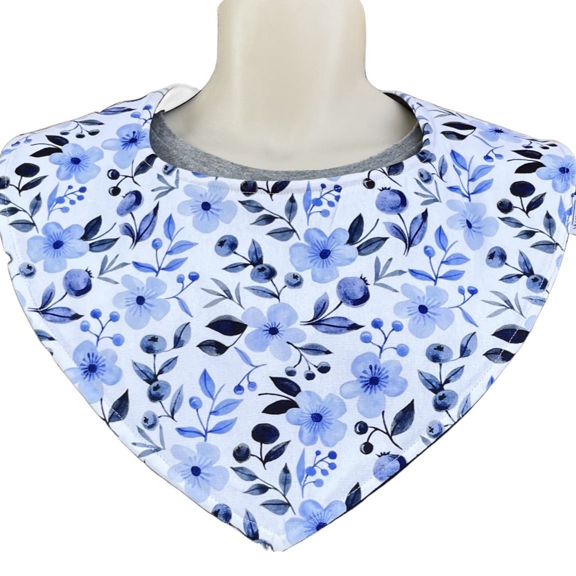 Introducing our stunning Blue Flowers Bandana, designed for style and functionality! 🌼 Protect your clothing while looking fabulous with our dual-sided clothing protector, perfect for all adults. Handmade in Bendigo, Victoria. Get yours for only $35.00! Visit us at: https://wix.to/UNxZc7C #clothingprotector #Fashion #handmade