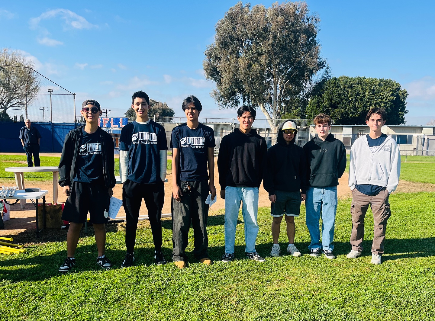 Lots of members out volunteering this weekend supporting our partners @fullertonrotarymain and @teamgoldenhill. Thanks for making a difference in your local community 👏👏