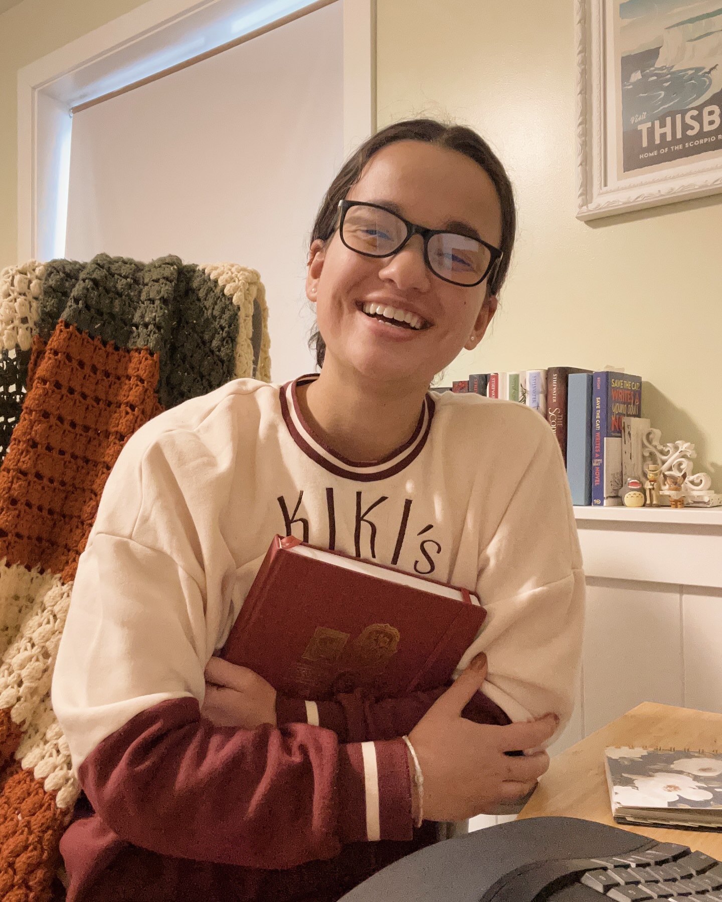 I’m smiling for several reasons…
1. My 2025 reading is off to a great start! I’ve already got one 5-star read (see my last post to guess what it is) 📚⭐️
2. I’m joining #TeamPRH as an employee ambassador from now until June. 😱 I wasn’t sure what to expect when I signed up, but why not take an opportunity to talk more about new books?! More soon—including an unboxing! 👀
3. My February newsletter is going out in a few days and it’s very…vulnerable. I can’t wait to see what yall think 🫶
AH okay okay! What are YOU smiling about today? 😉