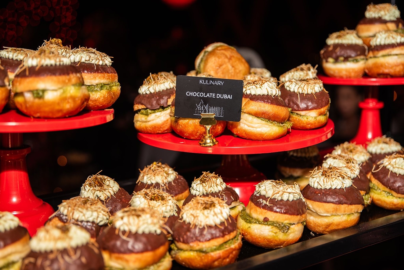 Bar Mitzvah food goals: mouthwatering lamb chops for the adults, fun bites for the kids, and desserts that everyone will love! We call this Kulinary magic ๐ช
#kulinary #catering #kosher #kosherfood #barmitzvah #jewishevents #dinner #desserts #kidfriendlyfood