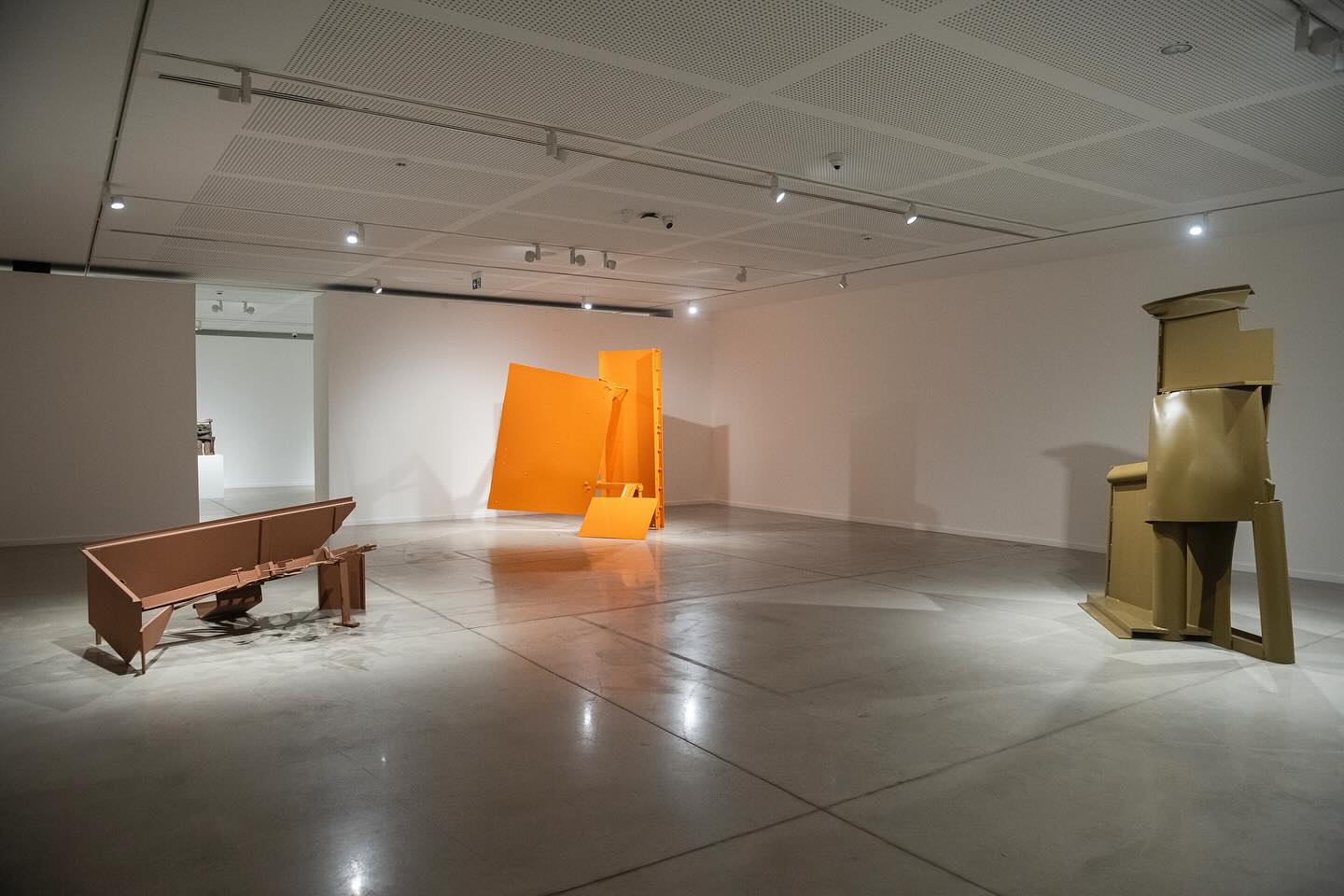 Anthony Caro: Sculpture as Composition, curated by Kosme de Barañano, is open now at @maca.fundacionpabloatchugarry
📅4th January - 15th April
📍MACA: Atchugarry Museum of Contemporary Art, Punta del Este, Uruguay
#anthonycaro #maca #caro #currentexhibition #retrospective #uruguay