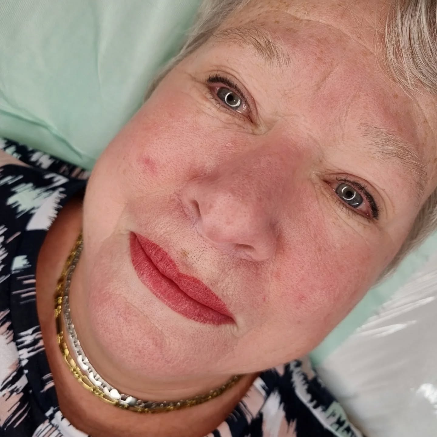 Healed Eyeliner and Fresh Lipblush. Can't wait to see the healed results! Colour will be softer and cooler.. just a pop to her already lovely lips 🥰
.
.
.
#pmuartist #lippenpigmentierung #eyelinertattoo #pmu #lipblushtattoo #lipblush #pmufreiburg #permanenteyeliner #pmulips #pmulips💋 #pmucheltenham