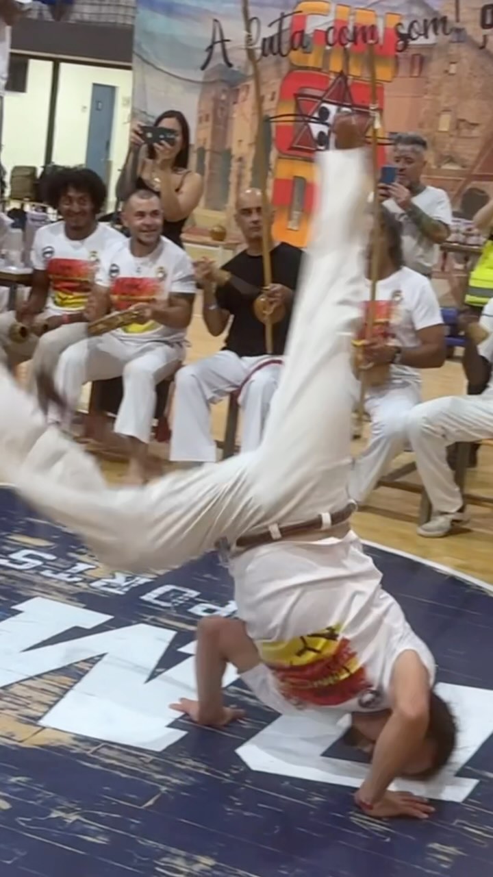 Minha paixão 💛
Are you in London?
Come to our classes
👉🏽@capoeiranativoslondon
#Capoeira #capoeiralondon #capoeiranativoslondon #capoeiranorthlondon