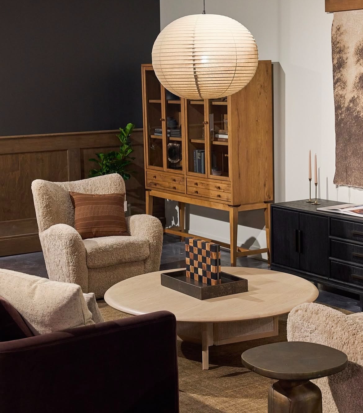 Vegas Market Vignettes
Spot the fluffy chairs, the most comfy ever!
*All items are available to order