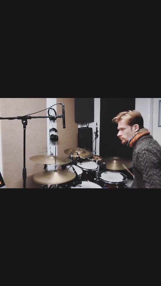 Recording day! Some session work for a client!
#sessiondrummer #drummer #drums #musician #essexmusician #dwdrums #music #ukdrummer