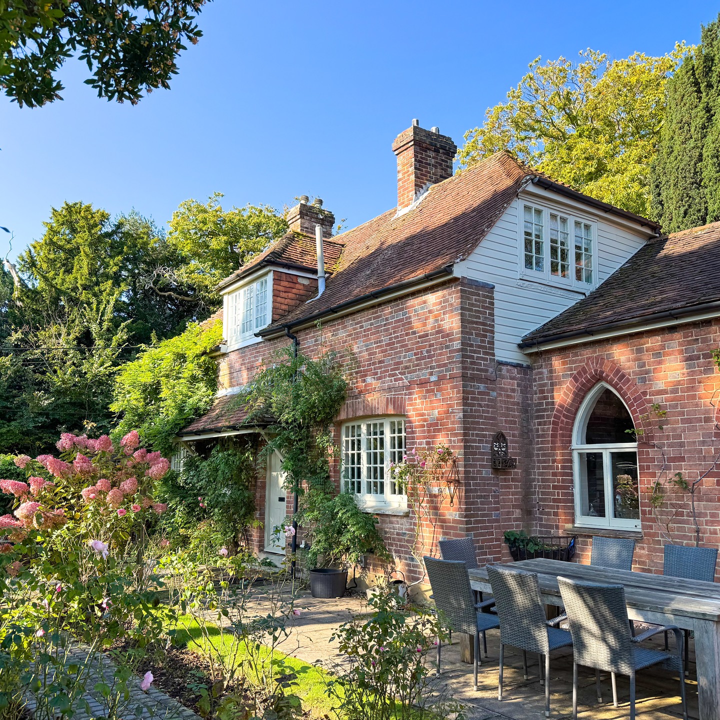 We provide housekeeping to a variety of holiday homes from the changeover clean to the welcome pack.. Do you want to join our portfolio? If so, why not give us a call ☎ #housekeeping #housekeepingcompany #housekeepingservices #maidinrye #hospitalityperfection #sparklingcleans #cleaninrye #rye #camber #battle