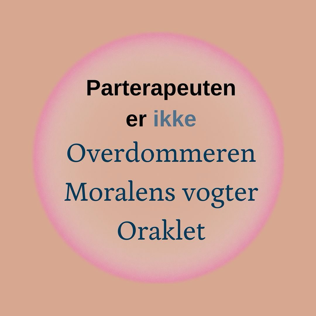 Parterapeutens opgave er ikke at vurdere, hvem der har (mest) ret eller om det er okay, dét den ene eller anden siger. Og parterapeuten er naturligvis heller ikke et kærlighedsorakel.
Parterapeutens rolle er at sikre et rum til samtale med plads til ærlighed. Ærlighed overfor sig selv, den anden og ikke mindst parforholdet. Ærlighed er ikke altid nemt og nogle gange, skal vi grave dybt for at komme i kontakt med den. Og med ærlighed følger ansvar. Hvem skal tage ansvar for hvad.
Parterapeuten stiller spørgsmål. De nye, de velkendte, de ubekvemme, dem fra andre perspektiver.
Parterapeuten oversætter, tilbyder sprog og skaber forbindelser dér, hvor forbindelsen er brudt.
Parterapi er hårdt arbejde. Men frugten der høstes er velsmagende og langvarig.
#parterapi #parforhold #kærlighed #parterapeut #psykoterapeut #knasiparforholdet #parterapikøbenhavn #psykoterapeutkøbenhavn #