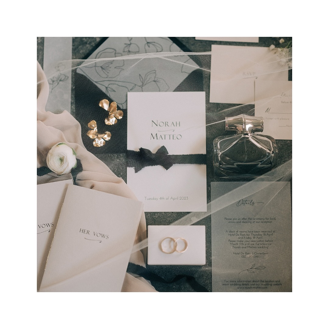 Stationery FLATLAY
Start with a clean, neutral backdrop like a wooden table or soft fabric to let your stationery shine. Then, layer in some stylish elements like pens, washi tapes, notebooks, and greeting cards. Parfume, veil and your vows are prefect to use for the Flatlay details. You can also add small decorative items like dried flowers, paper clips, or even the wedding rings for that cozy touch. Don’t forget to play with different textures and colors to make the composition pop! It’s all about balance and making each piece stand out. Get creative and have fun with it! ✨📖🖊 #StationeryFlatlay #CreativePhotography #stationeryaddict
Concept & Organisation: @planningbynicki
Location: @wshsgouda
Photographer: @wat.een.plaatje
Styling & Decoration: @2styleweddingsandevents
Flowers: @tasteofflowerswedding
Stationery: @lindenpracht
Bridal Dress and jewelery: @coversbridalcouture
Wedding Suit: @misurasartoria
Wedding Rings: @basicweddingrings
MuaH: @salonlxl
Barber: @korte_metten
BABS: @babs_benny
Wedding Cake: @enjoycakesnl
Modelcouple: Lisanne & Dylan