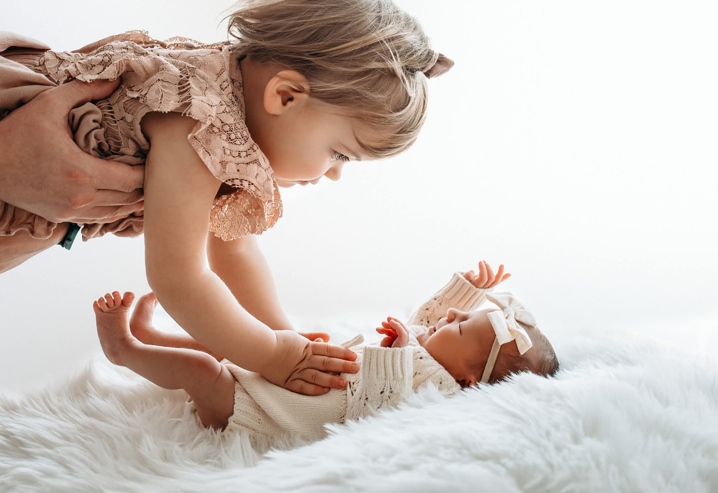 Watching your little one step into the role of big sibling is a joy like no other—those tender moments of love and connection are absolutely priceless. But, it can also come with its challenges. Adjusting to life with a newborn while navigating the needs of a toddler or preschooler is no small feat.
Some days are filled with heart-melting moments, like shared giggles or gentle kisses, while others might feel overwhelming as everyone learns their new place in your growing family. Through it all, though, there’s a unique magic in seeing your children bond, and those fleeting moments are worth holding onto forever.
For those of you in this stage of life—or preparing to be—know that it’s okay to embrace both the joys and the challenges. You’re doing an amazing job, and one day you’ll look back on these days and realize just how beautiful they really were.
#boisenewbornphotographer #boisefamilyphotographer #newsibling #newbornphotography #newbornlife #boisephotographystudio