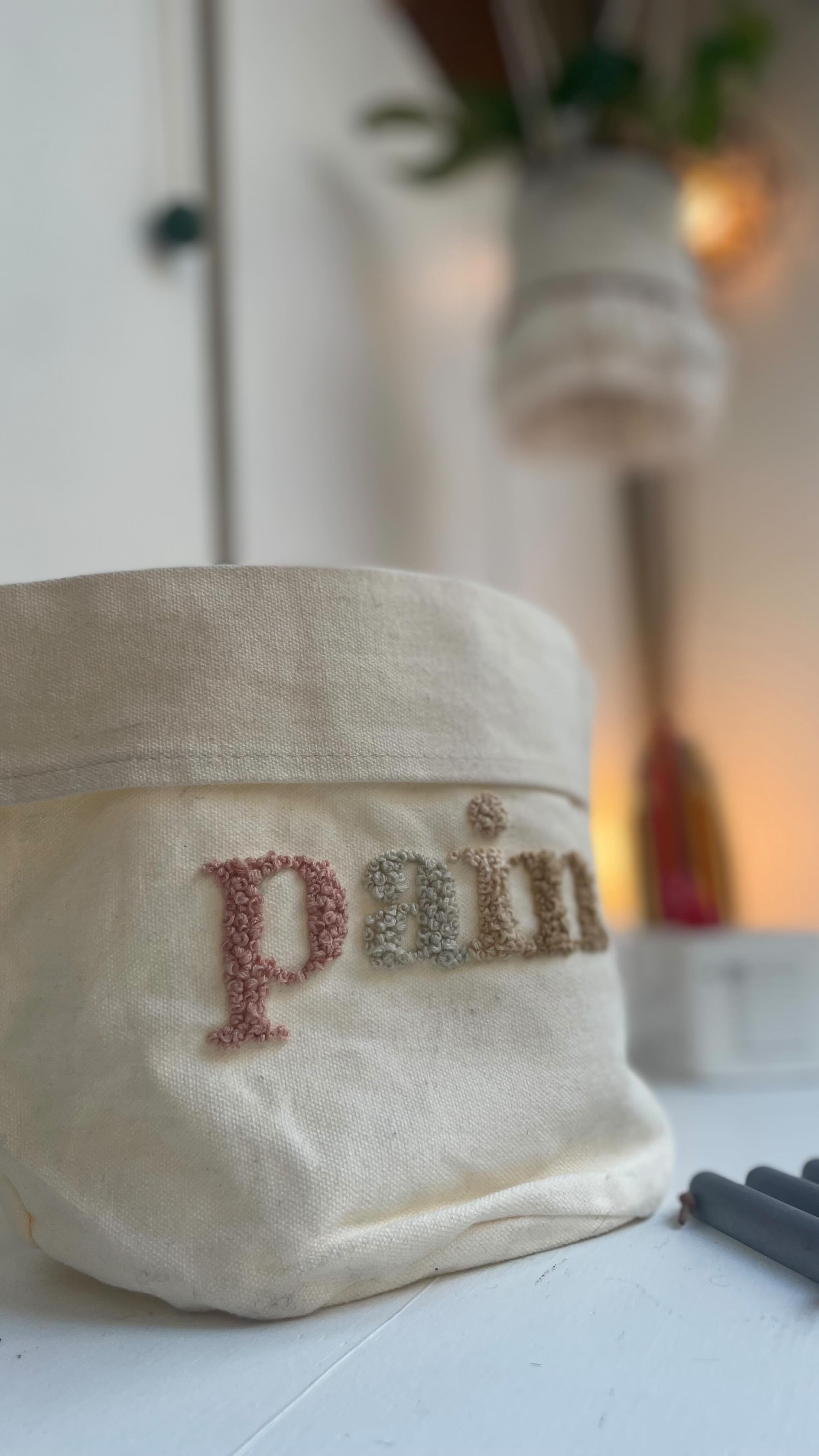 atelier broderie…apprendre une nouvelle technique pour customiser ses vêtements et accessoires !
Un beau moment de partage ce matin !
.
#urbafab #loisircreatif #broderie #atelierbroderie #activitemanuelle #stage #diy #transmettresapassion #pourvous #foryou #marseillebroderies #kids #atelieradultemarseille #activiteenfant