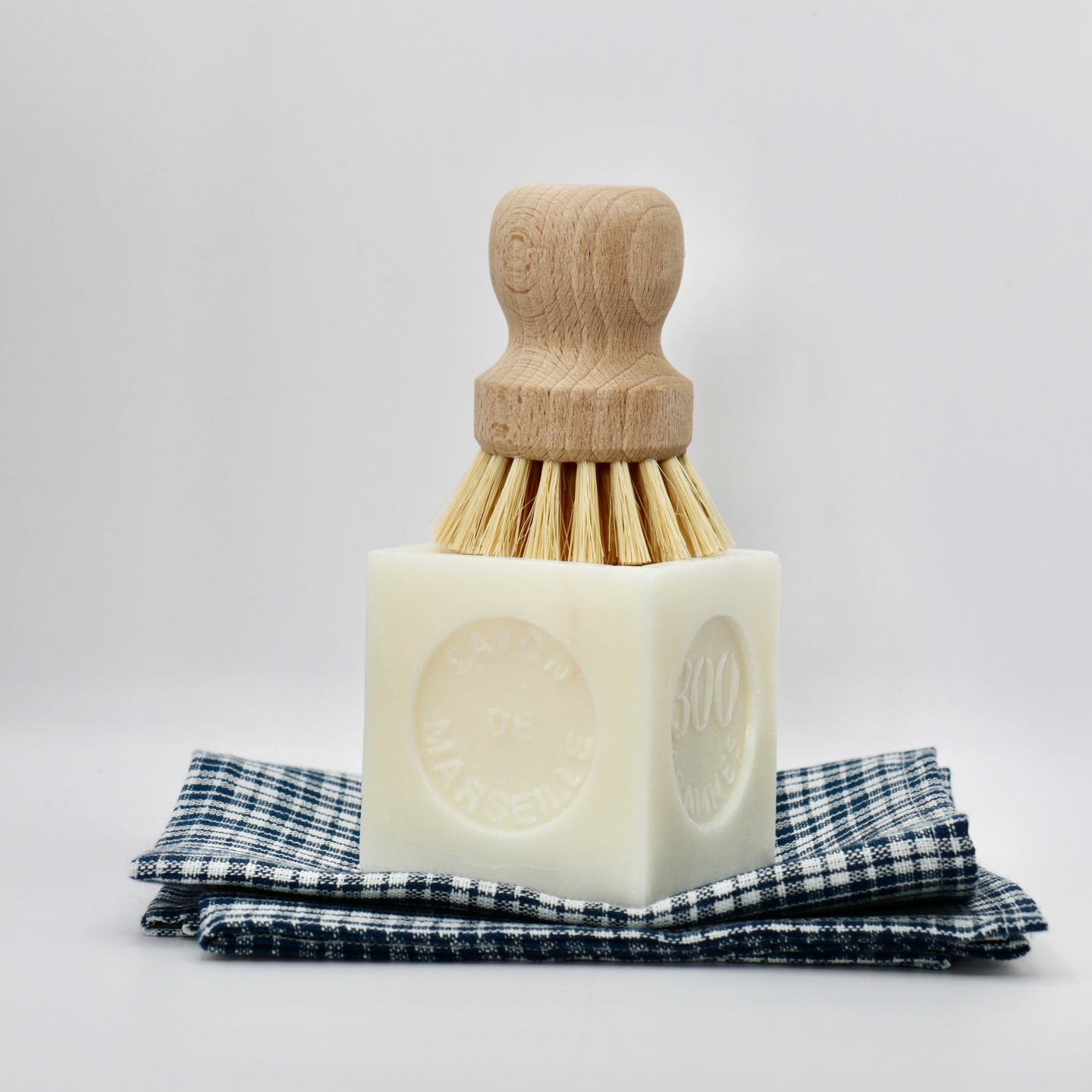 Nécessaire à vaisselle disponible sur l'e-shop #lesjoliesemplettes #objetsduquotidien #shopsmall #shopindependent