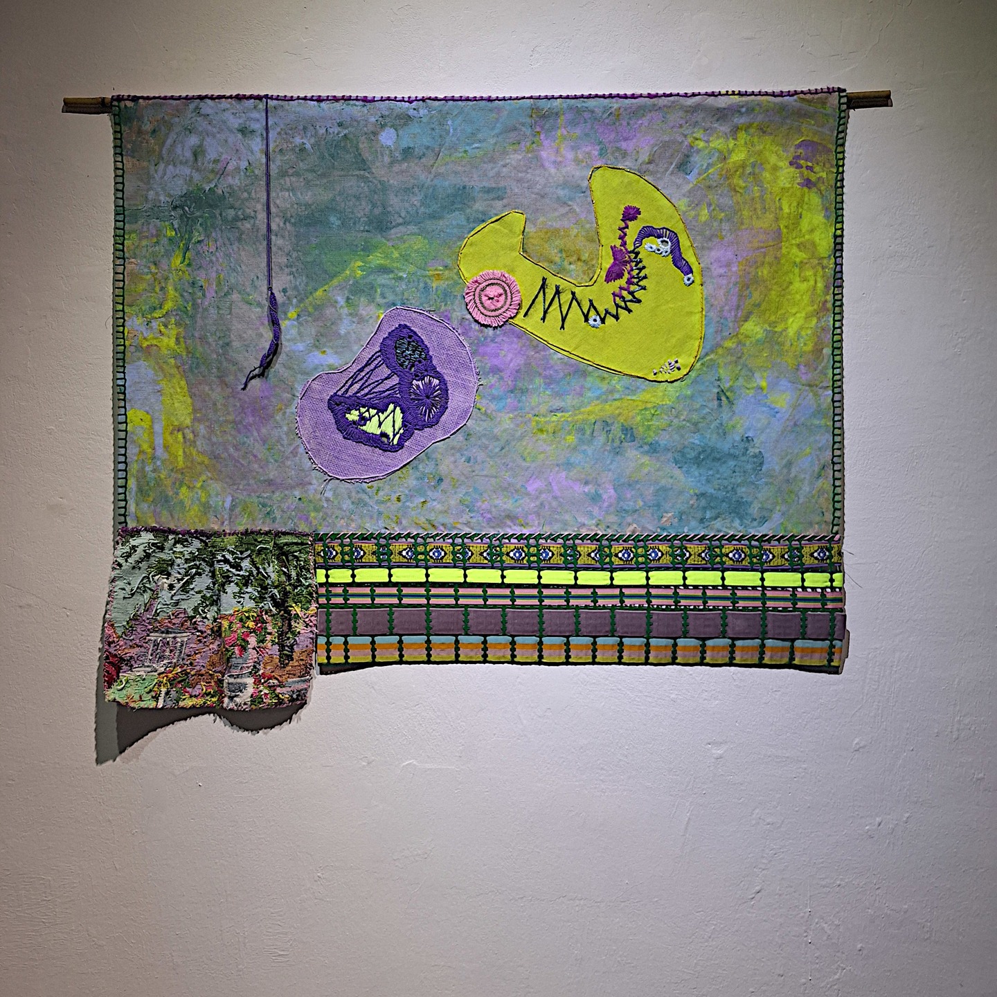 130x100 cm
Painting,canevas,embroidery,mix media
#contemporaryart #art #textileart #textile #museum #exhibition #embrodeiry #atelierdart #newcontemporaryart #frenchartist
#frenchartistwoman @adagp_#fiberartist #femaleartist #artgallery @galeriedix9