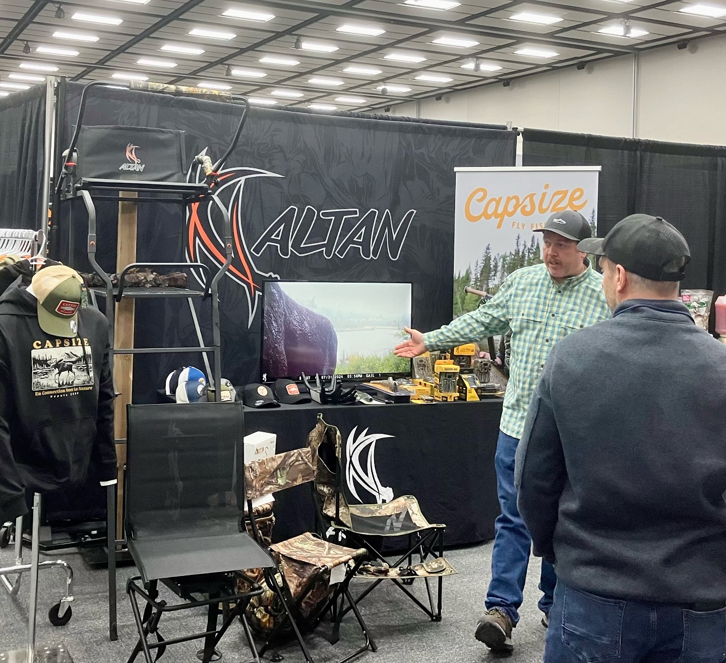 Sales shows in action !!!
Agence R2S Plein Air / R2S Outdoors Agency