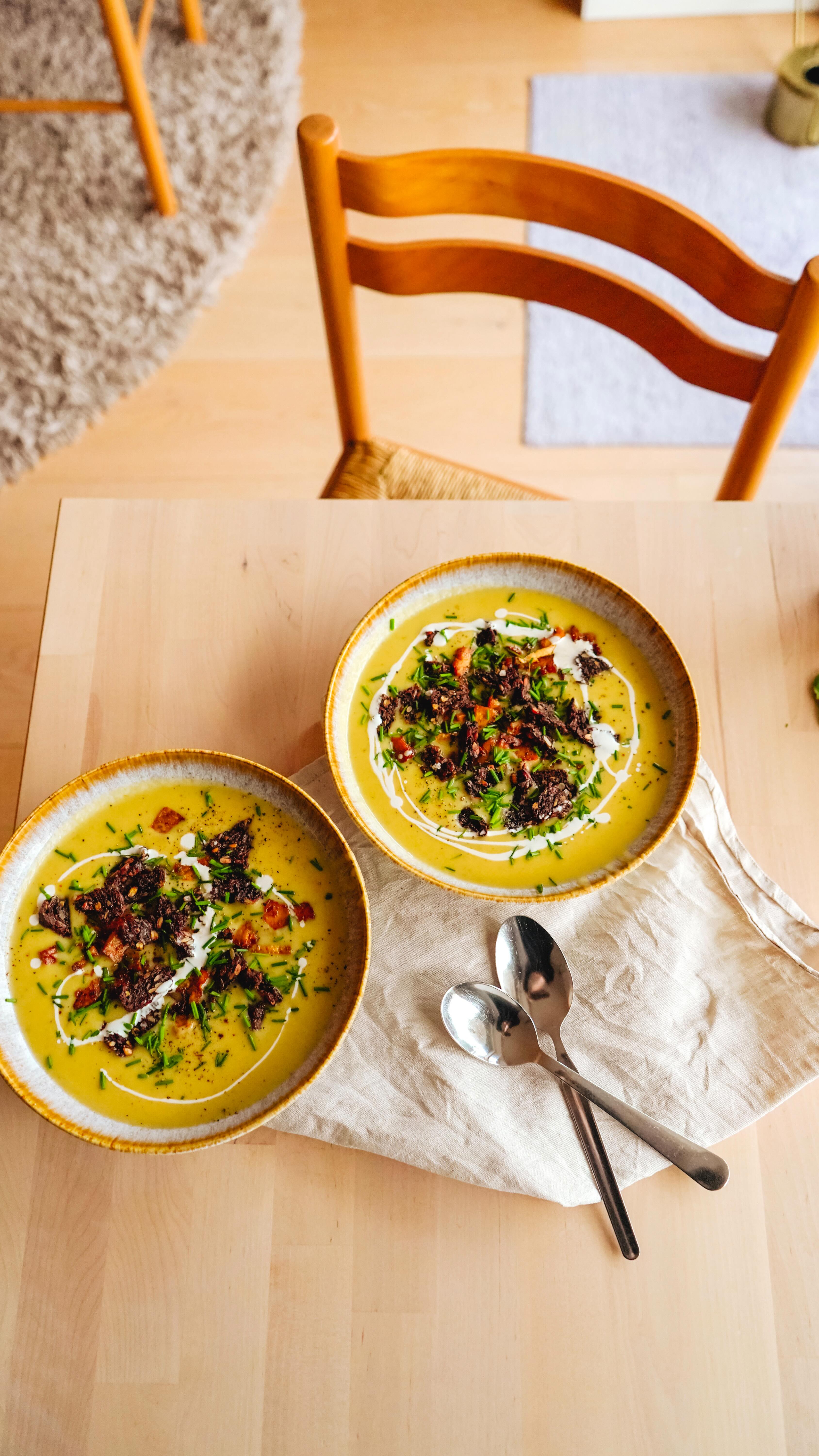 Watch til the end for some cuteness 🌚
This Danish Potato Soup (with buttery rye bread croutons and tofu bacon bits) has been a go-to this winter. Comment “potato” for the recipe 🥔🌱
#danish #potatosoup #plantbased #vegan #soupseason #cozyrecipes