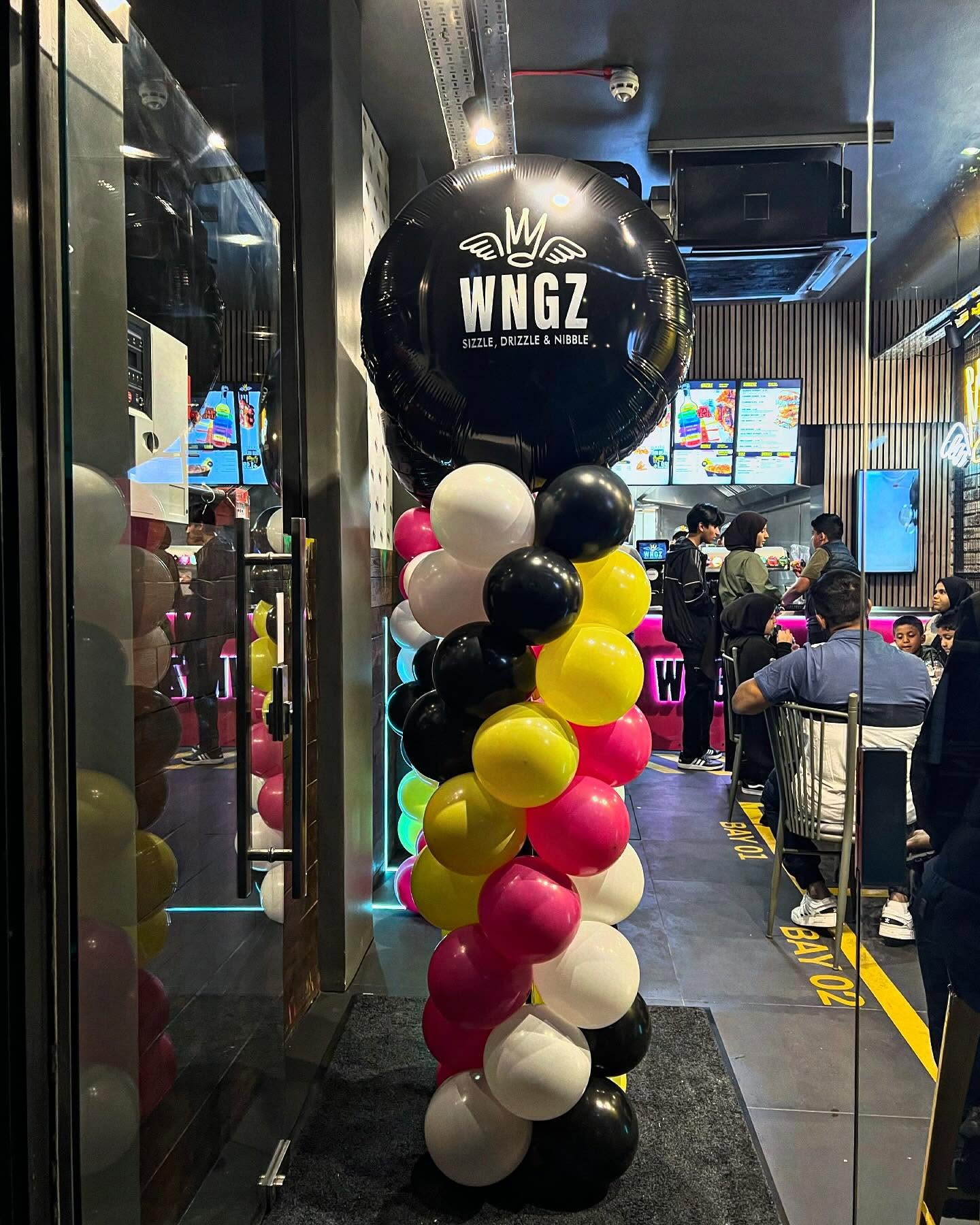 Logo balloon columns 🎈 Perfect for business launches 🚀 DM us for your business enquiries!
.
.
#businesslaunch#balloon#balloondecor#balloonarch#ballooncolumns