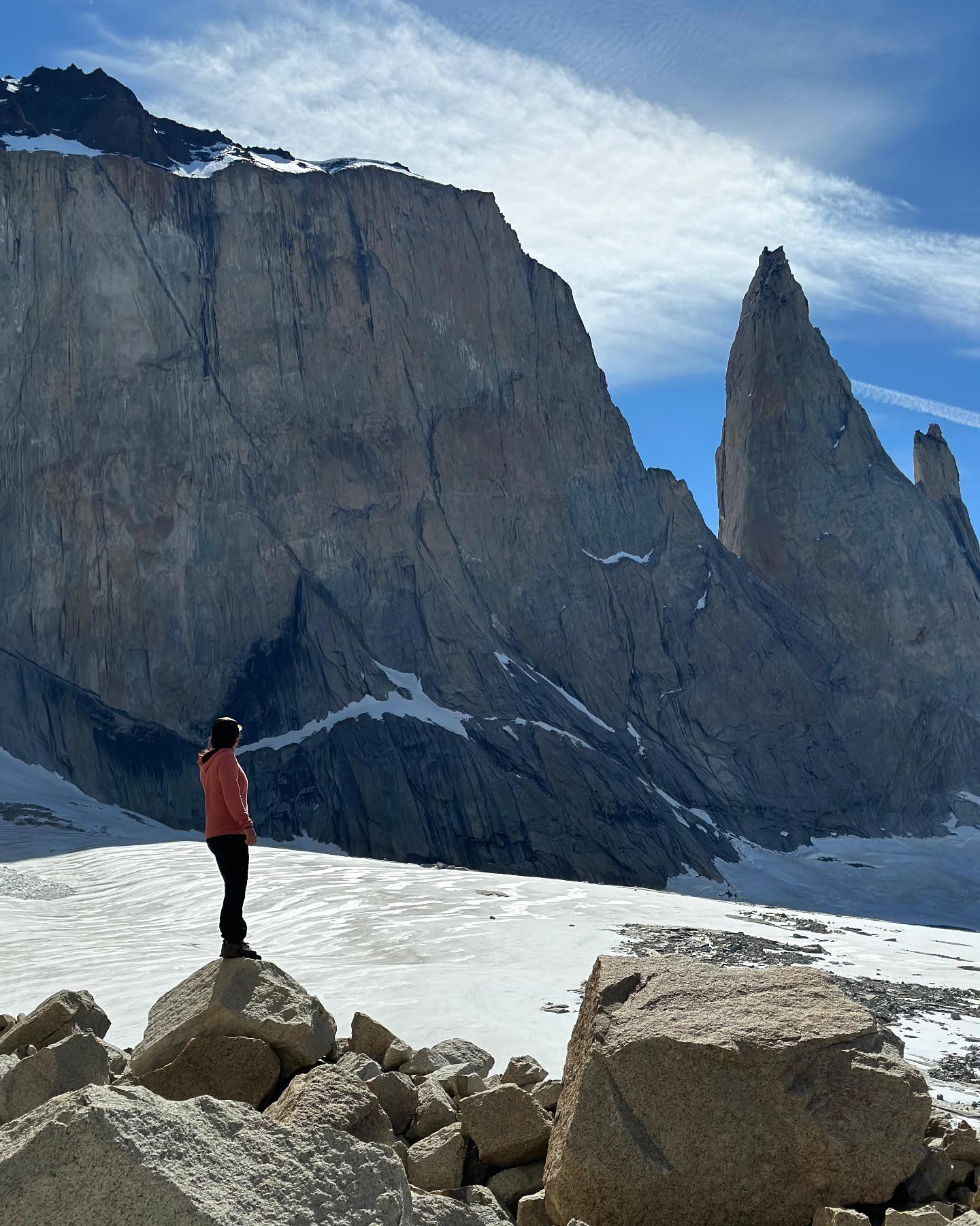 There’s something about hiking in Patagonia that strips everything back to what really matters. 🏔️💭 It’s just you, the mountains, and a reminder that the simple things—like breathing fresh air and taking one step at a time—can be the most healing. ✨ Who else finds their peace in nature?
#patagonia #hiking #travel #womensadventures #solotravel #locasonly #hikingculture #yoga #traveladdict