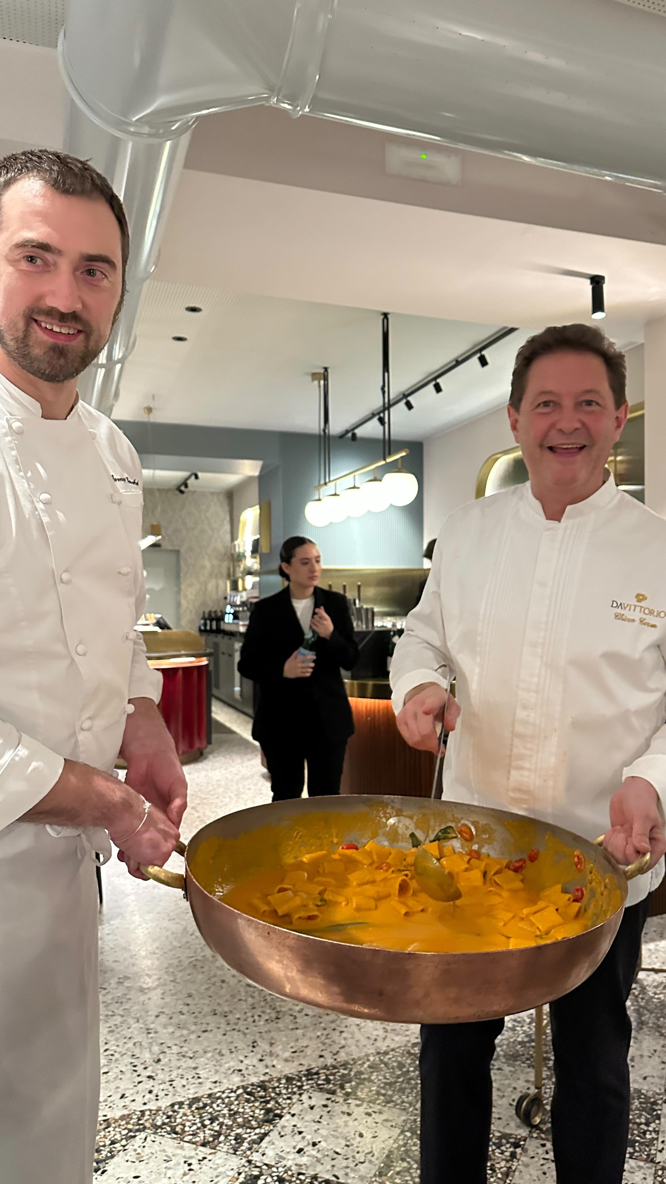 Cena a 4 Mani ✨
@ilcircolino_monza - @davittorioristorante
#paccheri #madeinitaly #cucinaitaliana