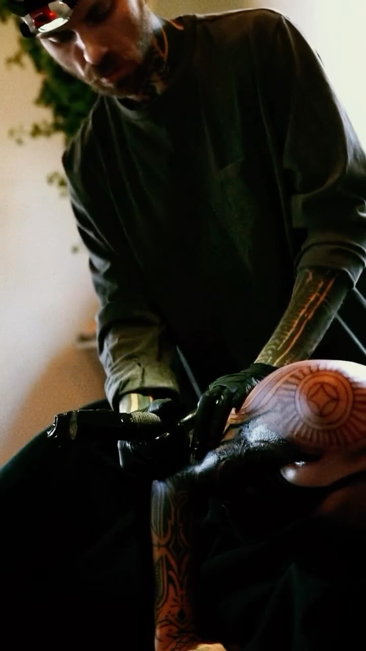 Guest artist @jordanlempe
Always a good time having you at the studio!
_________________
#tattoo #tattoos #inked #tattooed #geometrictattoo #albuquerquetattoo #denvertattoo #albuquerquetattoo #texastattoo #arizonatattoo #nevadatattoo #blackworktattoo #coloradotattoo #arizonatattoo #californiatattoo