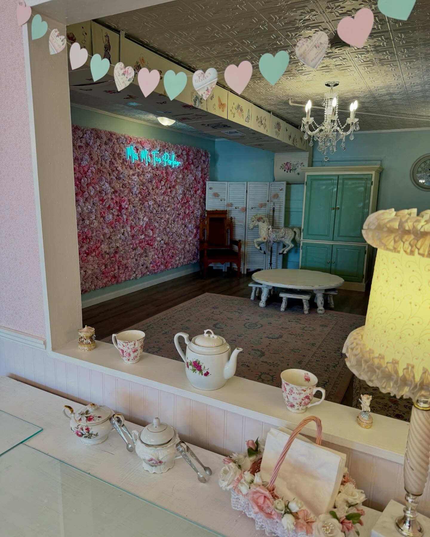 We’re ready for Valentine’s Day! Come celebrate love over a cup of tea 💕 ☕️ 🫖
Follow the link in bio for booking info 🥰
