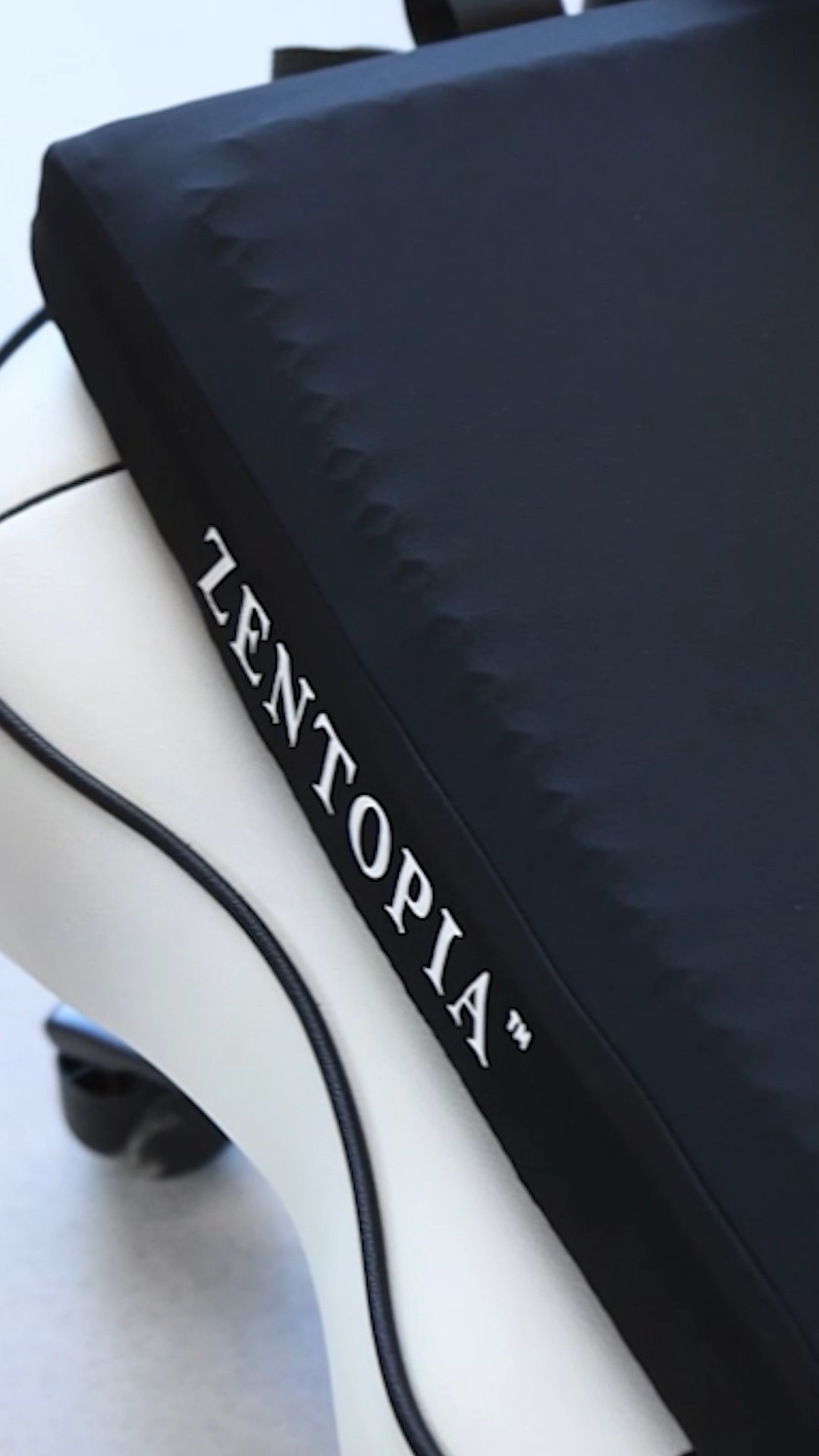 🚨 Comfort Upgrade Alert! 🚨
The ZENTOPIA™ Gel & Memory Foam Cushion is the seating solution you’ve been waiting for! 🎯
✨ Provides superior support & pressure relief
✨ Lightweight & easy to carry
✨ Keeps you cool and comfortable all day
Link in Bio