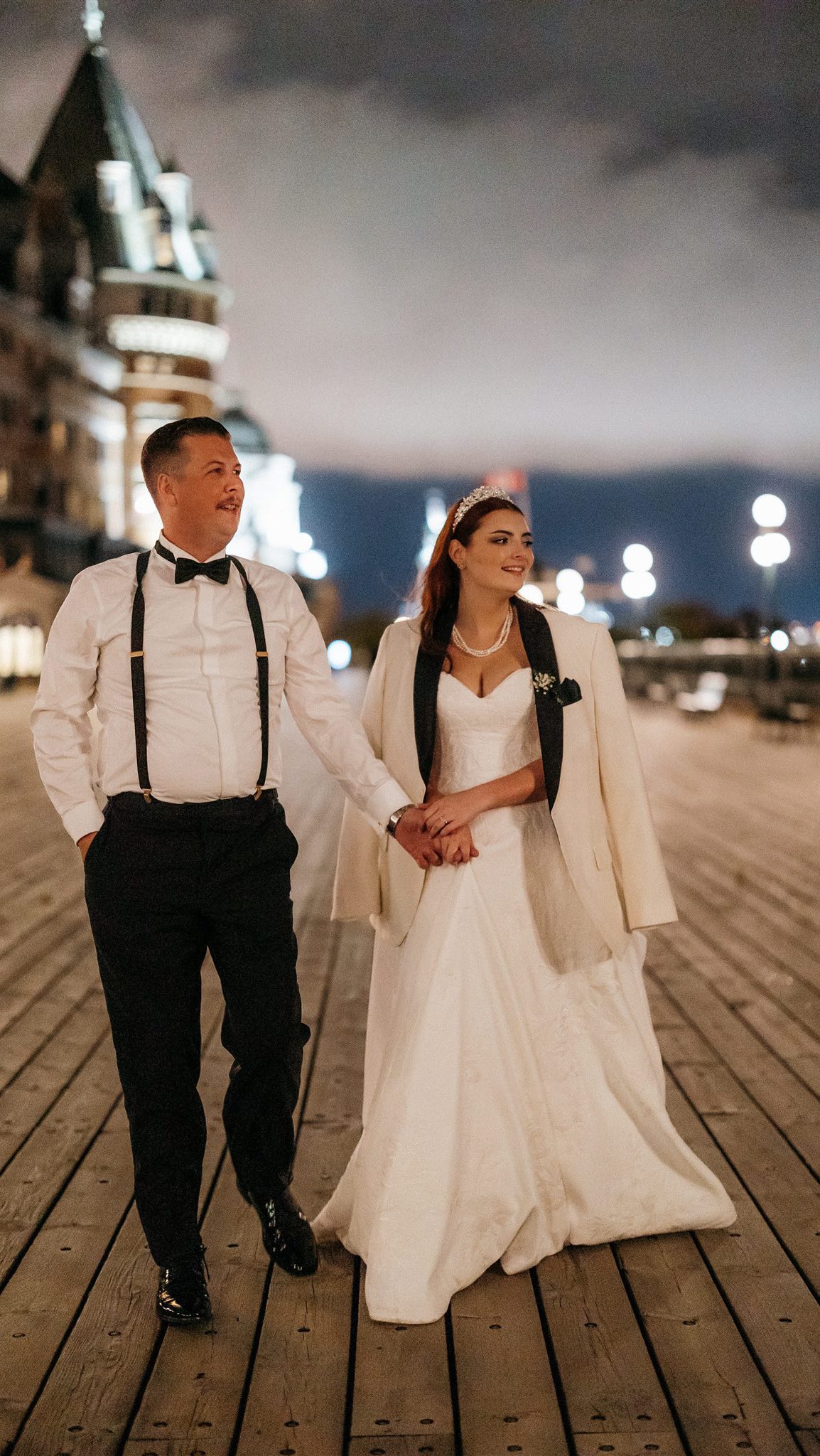 During your reception, take 10 minutes to run away from your guest.
This quiet moment is amazing to have you relax and enjoy each other, creating core memories.
We can create stunning pictures and you get this special moment for the two of you!
One of the most amazing couples I had the chance to work with ; Alexis & Josua ❤️
Venue: @fairmontfrontenac
Fleur: @fleurdeurope
MUHA; @coiffuredistinctiveqc
#quebeccityphotographer #quebeccityweddingphotographer #weddingchateaufrontenac #franceweddingphotographer
#theweddbook