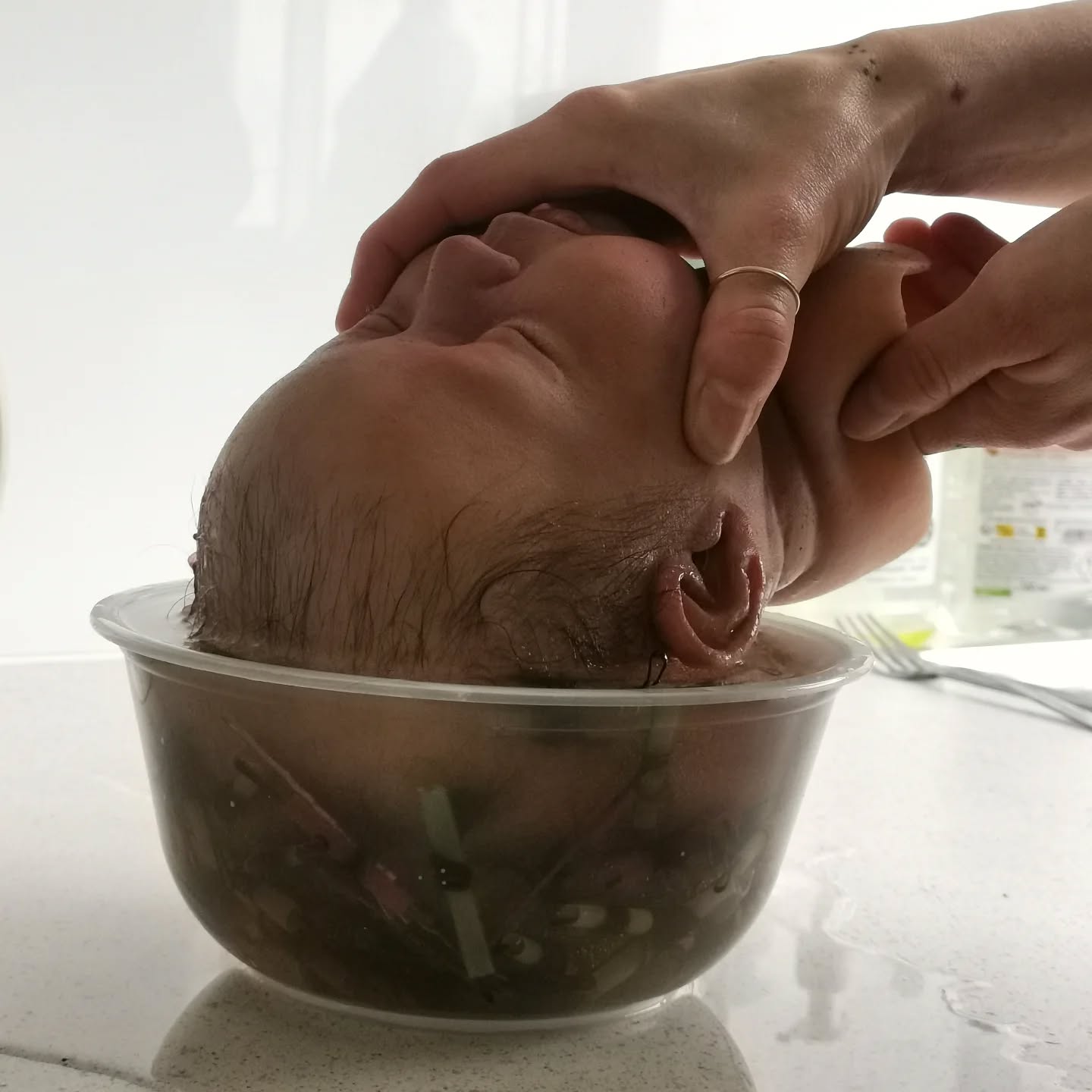 How to make perfect curly hair that lasts? Dip them into a bowl of boiling water and tada!
Result soon!
Hair by @celinefragment with @hp_babylocks
Workshop team @juliejellyjumper @nolwenn_sfx @virginie_dahmane
Materials @mouldlife @formxamsterdam @neillsmaterials
#cinebaby
#tutorial
#curlyhair
#sfxmakeup
#sfx
#fakebaby
#siliconedoll
#makeuptutorials
#sfxtutorials
#hairpunching
