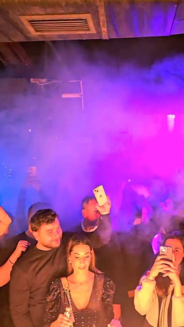 Another night, another crawl 🧡 what a vibe ✨ For tickets:
www.pubcrawlerz.com
⠀
#pubcrawl #istanbultravel #istanbulnightclub #istanbulpubcrawl #istanbulnightlife #taksim #barhopping #pubcrawlerz #barcrawl #istanbulnights #travelistanbul #thingstodoinistanbul #barcrawlers #istanbulnightout #pubcrawlers #sultanahmet #barhoppingistanbul #ritimbar #barcrawlistanbul #istanbulevents #beatistanbul #iloveistanbul #istanbullife #istanbultaksim