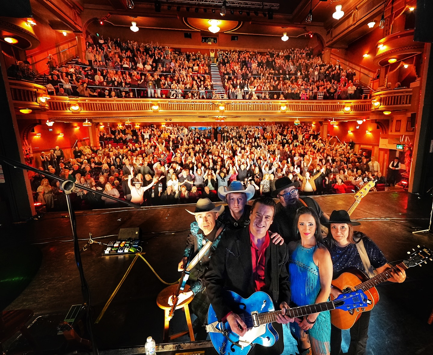 @alhambradunfermline
Great night @acountrynightinnashville #dominichalpinandthehurricanes