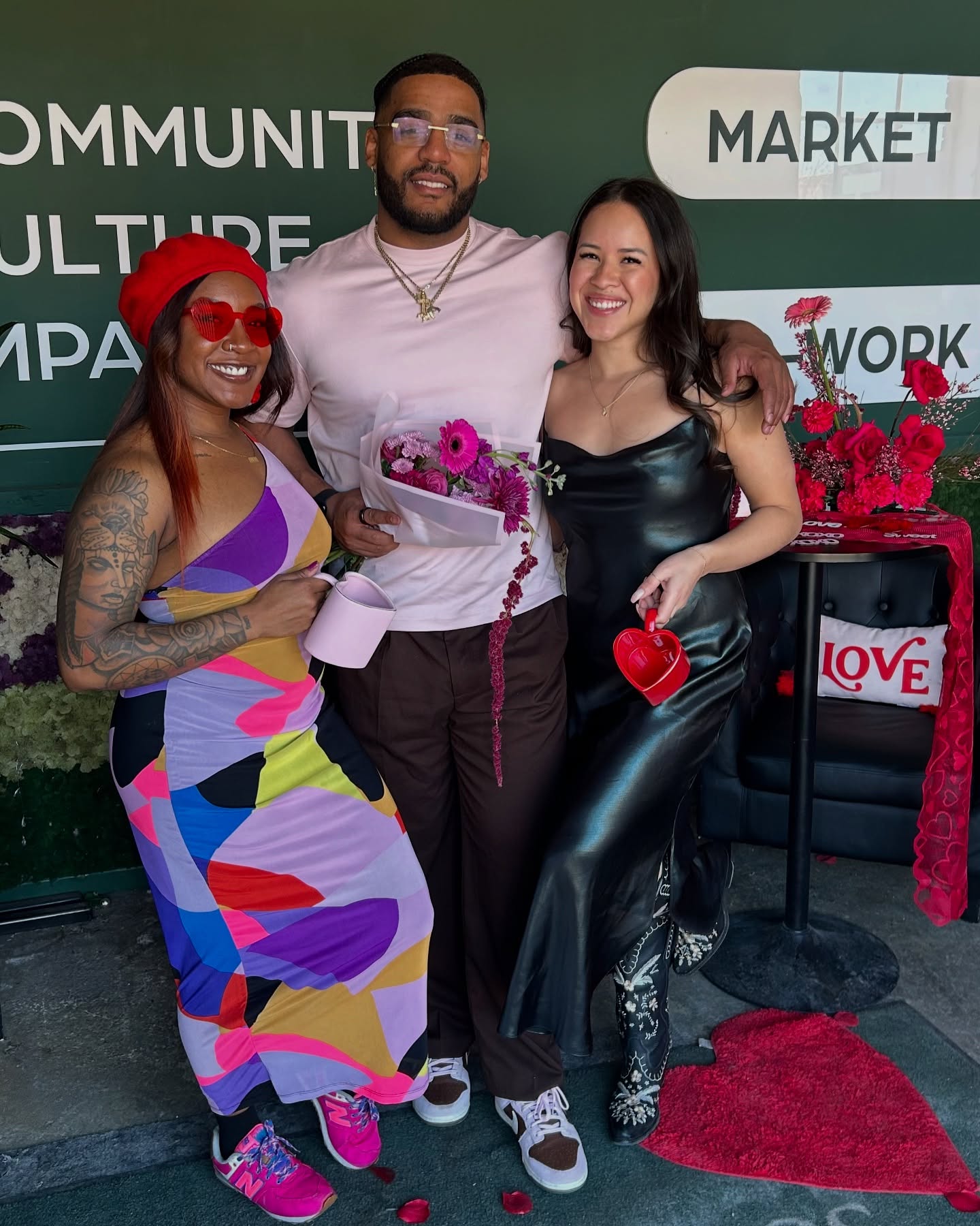 Our cup is full, after today’s lattes and bouquets! 💐☕️The lovers and friends pulled up and showed us so much love
The drinks were flowing behind the bar- the barista baddies were filling your cups and our favorite bartender, @neverdrnkalone was creating something special
We hope you enjoyed your bouquets, lattes, cocktails, and new bouquet building skills!
If you missed out today, don’t worry- we have more events coming. And word on the street is ya favorite duo has some magic happening this week ☕️🌹✨