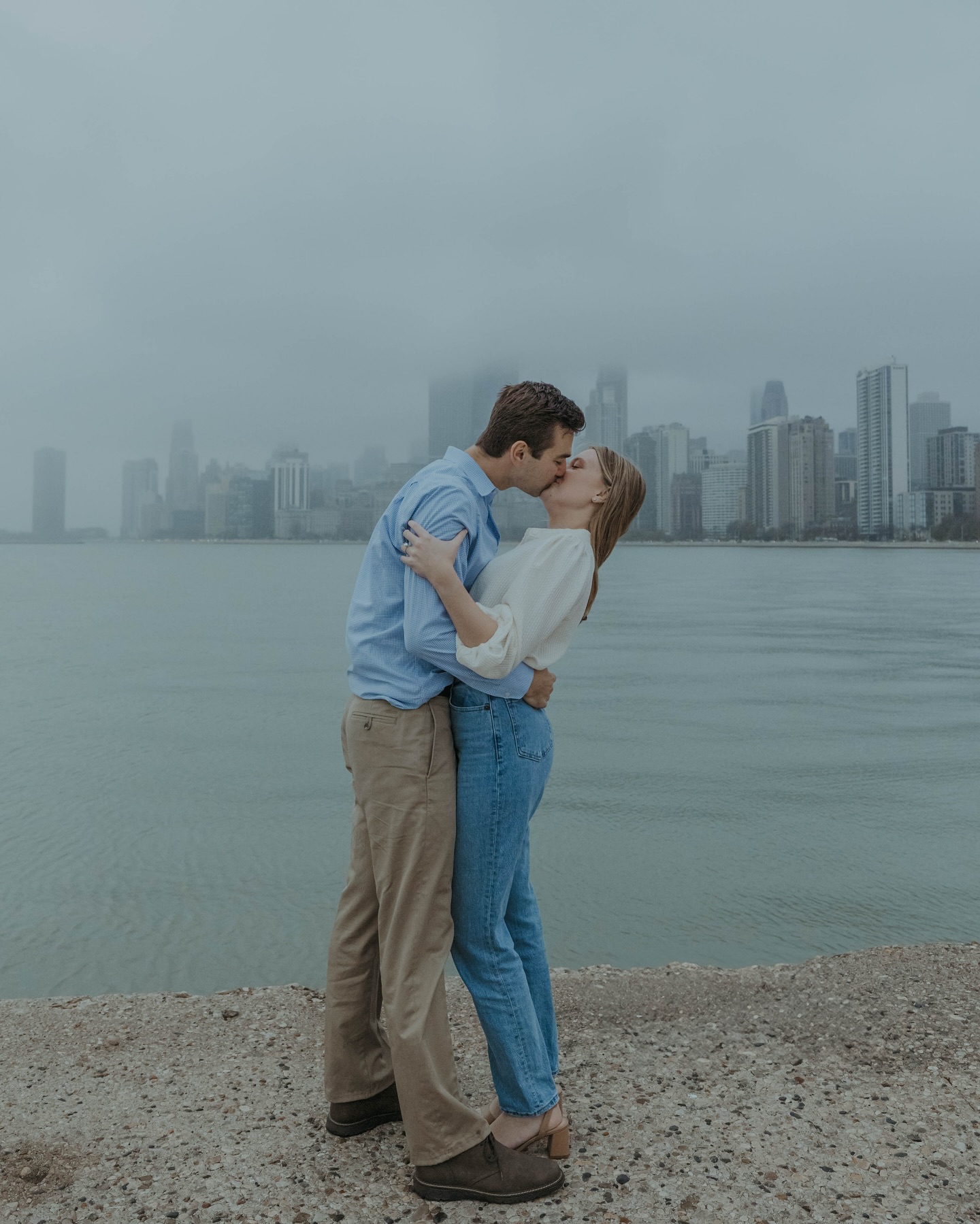 Excited for my upcoming Chicago weddings this year, it’s my home away from home ✨🏙️ This day was so magical, the fog really set the tone for the day.
#chicagoengagement #chicagoluxuryweddings #chicago #chicagoland #chicagophotographer #illinoisphotographer #indianaphotographer #love #engagement #engagementphotos #engaged