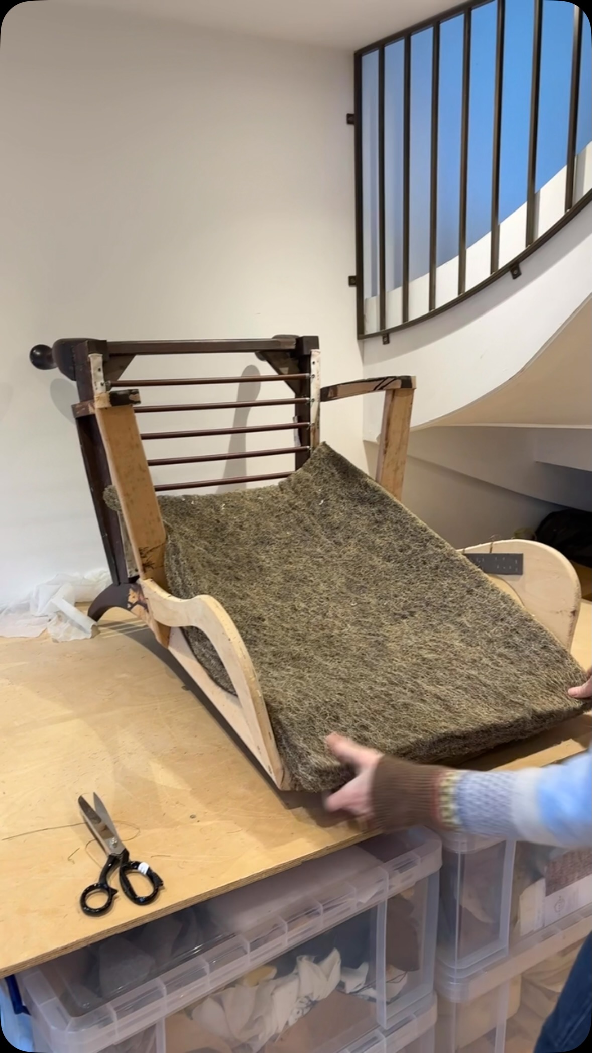 No glue. No staples. Natural fibres clamped in place with just a few stitches. Last night I had the most uplifting message - someone moving away from using glue in their product - inspired by my last post - ridic!!. Way easier to disassemble at end of life so that innards can be reused or refreshed. And less VOCs (volatile organic compounds) for our clients to breathe. And healthier air in our workroom. Win win win. #toxinfree #naturalsolutions #upholstery #chair #madeinengland