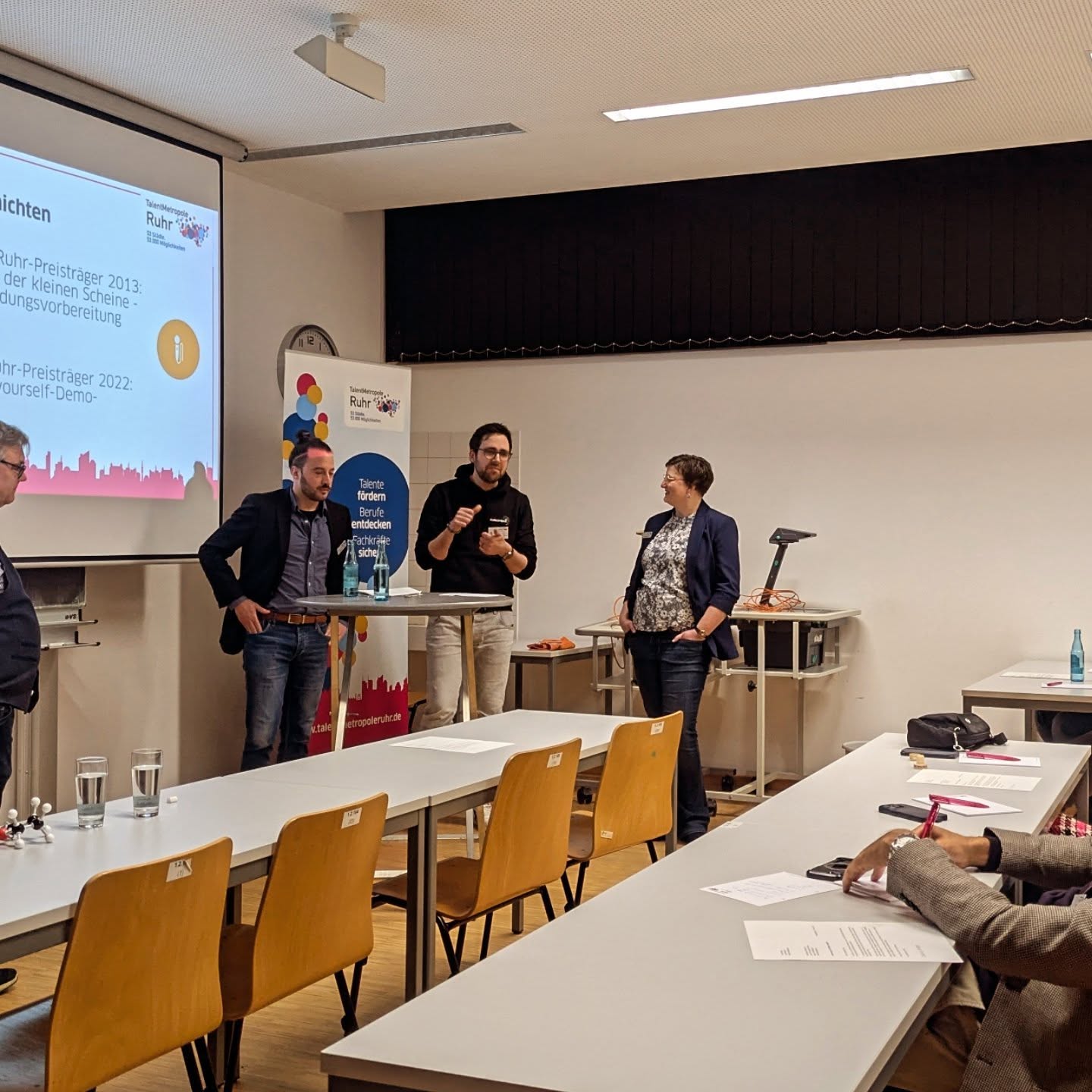 Gestern bei der TalentMetropole Ruhr.
#Demokratiebildungimkoffer
@kerstinf_talenttageruhr