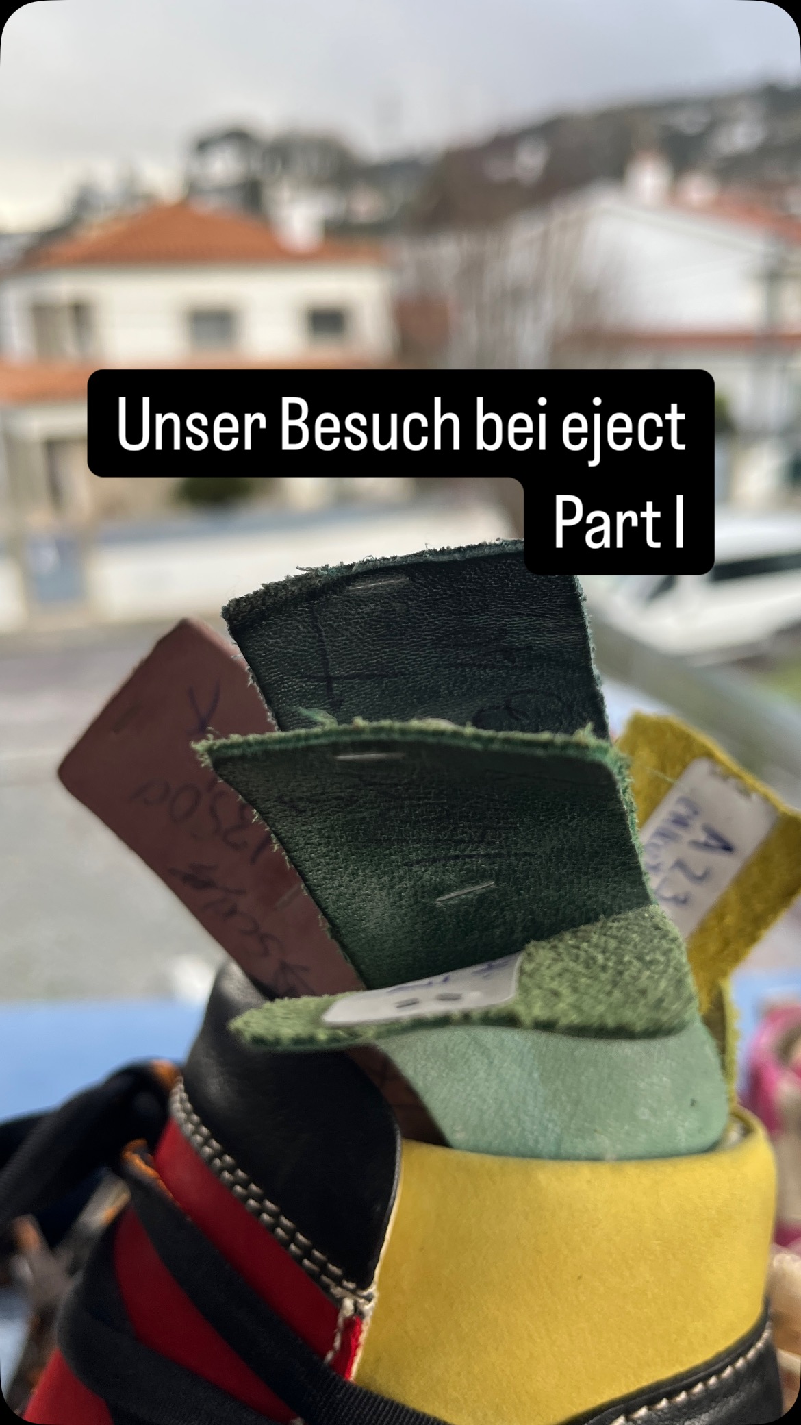 Wir waren in Portugal beim eject und Hannes kommt aus dem schwärmen für so tolles Handwerk nicht heraus. Wenn wir in der Fabrik stehen, werden wir ganz demütig und dankbar, dass jemand mit uns unsere Schuhträume realisiert, mit Präzision, Sorgfalt und Liebe zum Detail. Sie heißen nicht umsonst Perfect eject. Wir geben euch natürlich noch einen genauen Einblick, was wir da ausgeheckt haben, aber diese leidenschaftlichen Worte fürs Produkt konnte ich euch nicht vorenthalten.