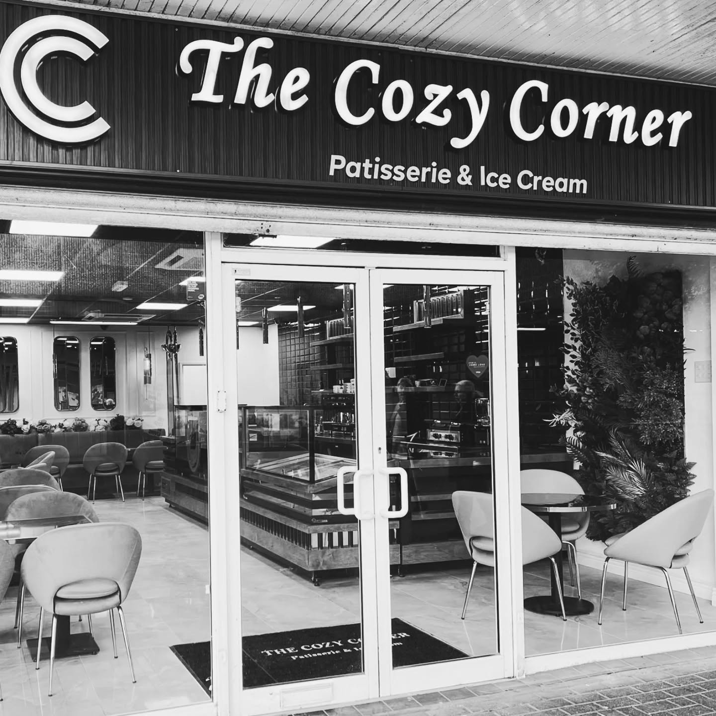 You'll finally be able to get a scoop of our gelato in Stevenage New Town in a few weeks!
The Cozy Corner have a big gelato cabinet and will be stocking an ever changing range of our flavours.
Show them some love on Instagram @thecozycorner714 and keep up to date with their official opening day.
They are still looking for a few team members so drop them a DM with your details if you're job hunting.
🍦
#stevenage #hertfordshire #icecream #gelato