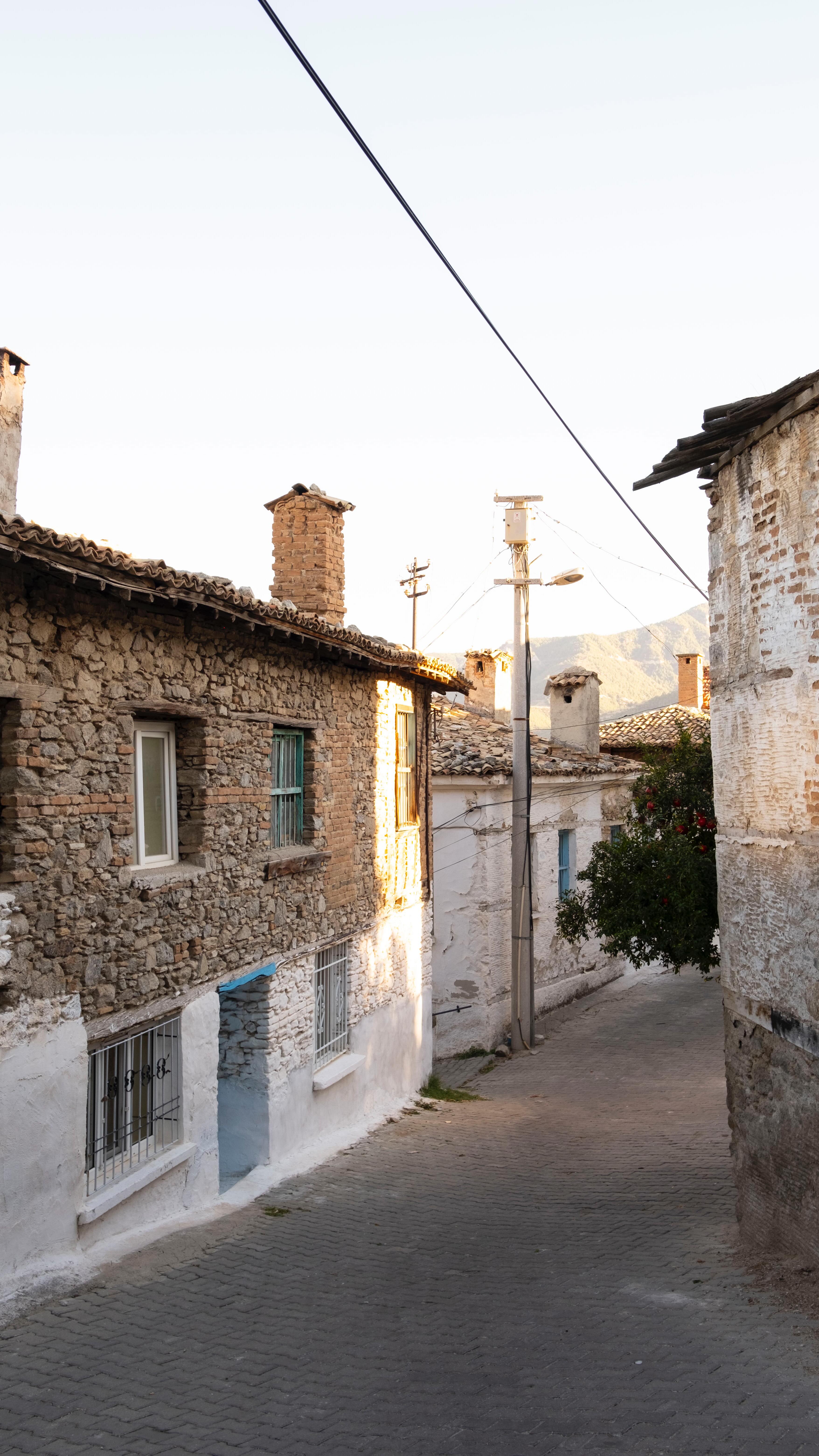 Nestled in the hills of Western Turkey, Buldan is a town rich in textile heritage, where craftsmanship has been passed down for generations. 🪡
At Finegrid, we visited this special place to meet our manufacturers and witness the artistry behind our fabrics. Preserving this heritage and supporting local artisans is at the heart of what we do.❣️
#handwoventextiles #textileheritageturkiye #travelwithfinegrid #fairtradetextiles #handmadeinturkey