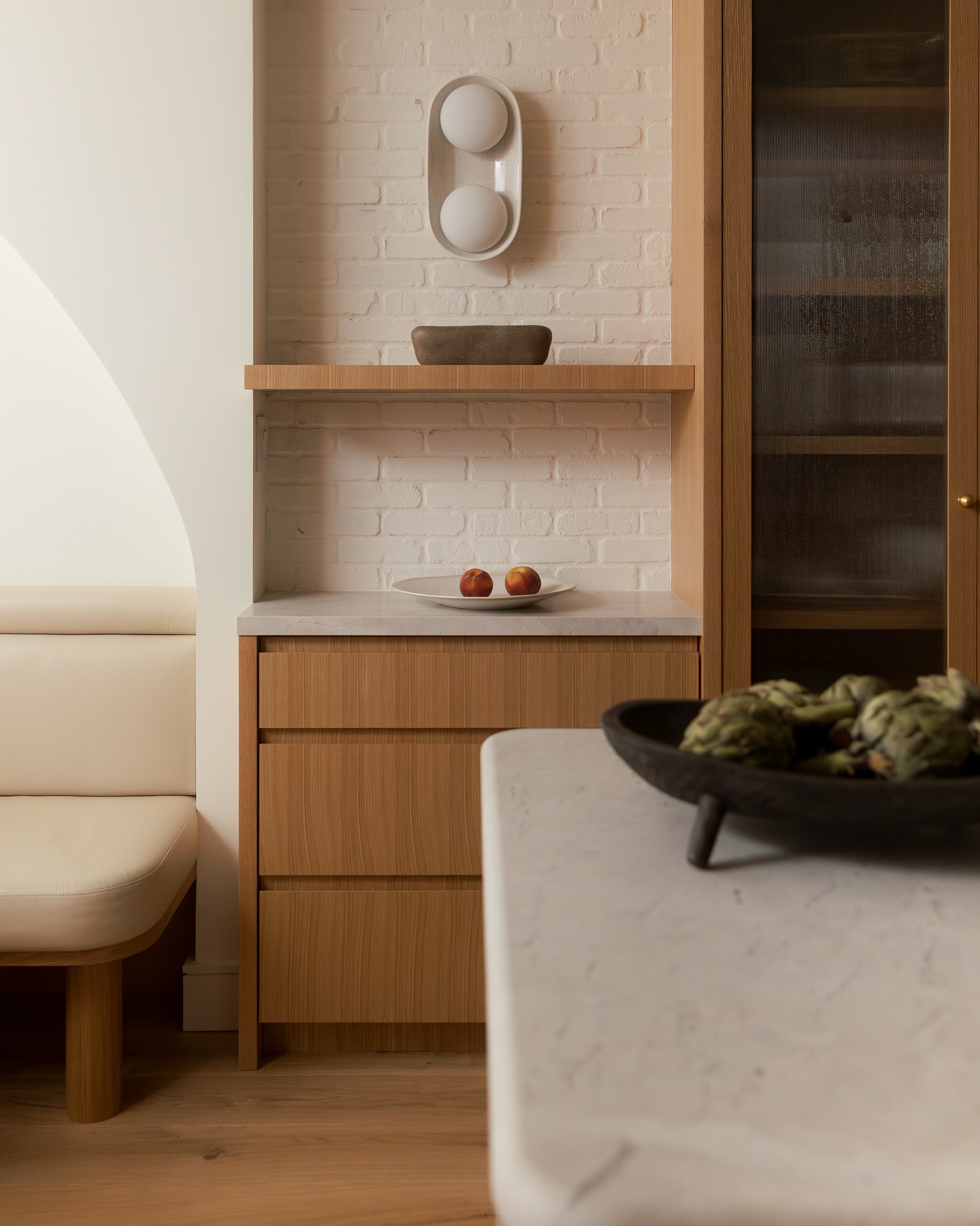 Where kitchen meets dining
A shot of project Clinton from the lens of @dhorvathphotography 🤍