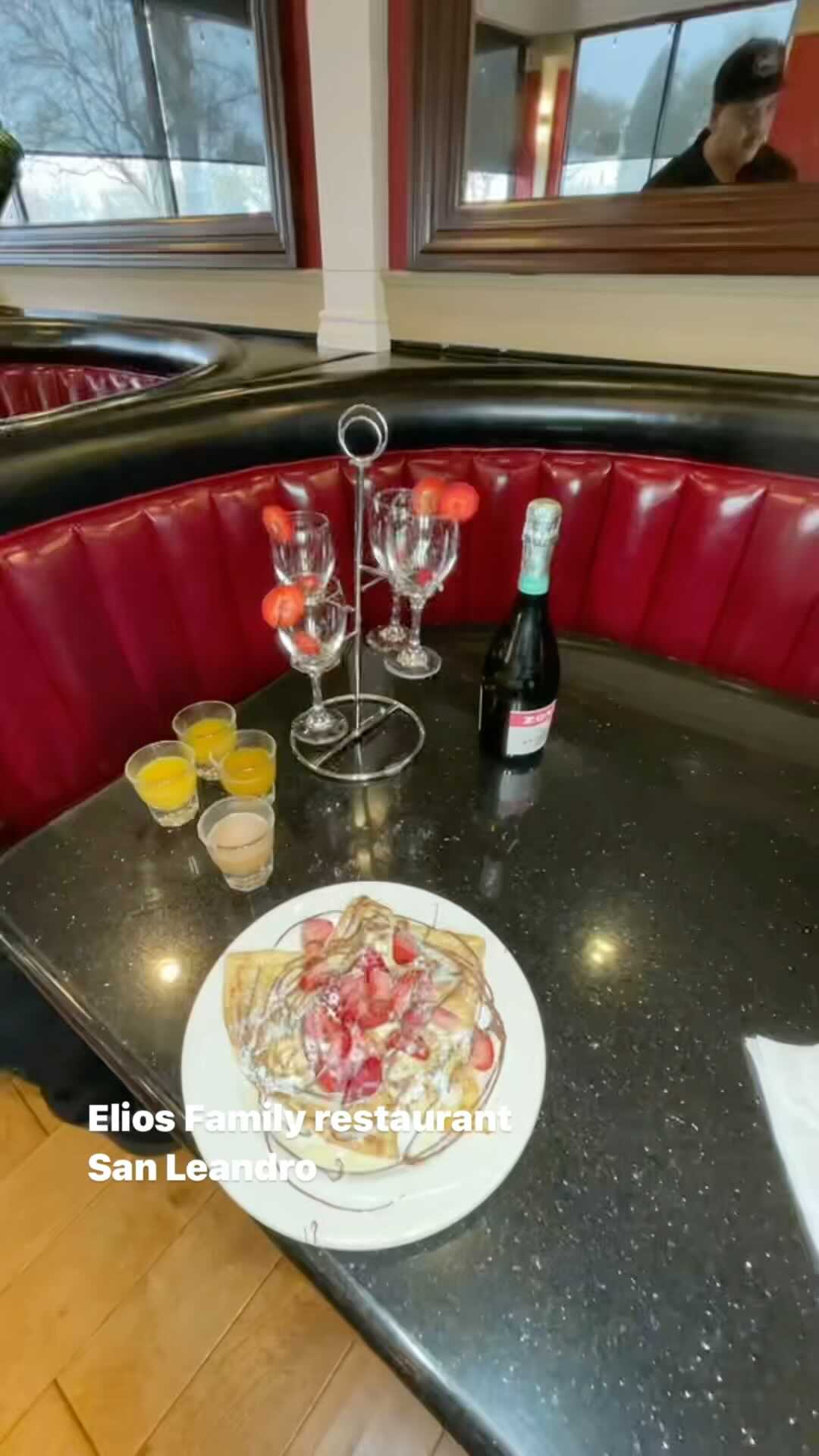 Having a little get together? Come to Elios family restaurant try our Mimosa flights, Choice of Guava orange peach mango. All one flavor or all four mix and match. Plus a bottle of #champagne Pair with Breakfast brunch lunch or dinner. Also featured Nutella crêpes French style pancakes filled with hazelnut cocoa Natalya spread topped with fresh strawberries bananas and whip cream. Must be 21 Yum yum #BayAreaEats #Dining #sanleandro #Family @eliosdining #eliosfamilyrestaurant @followers 🔥 Elio’s Family Restaurant
510-351-0463
260 Floresta Blvd.
San Leandro Ca 94578
(We are at the corner of Washington Ave and Floresta Blvd off 880) @bay.foodie @bayareaeats @sanleandroeats @jimmyeliopoulos