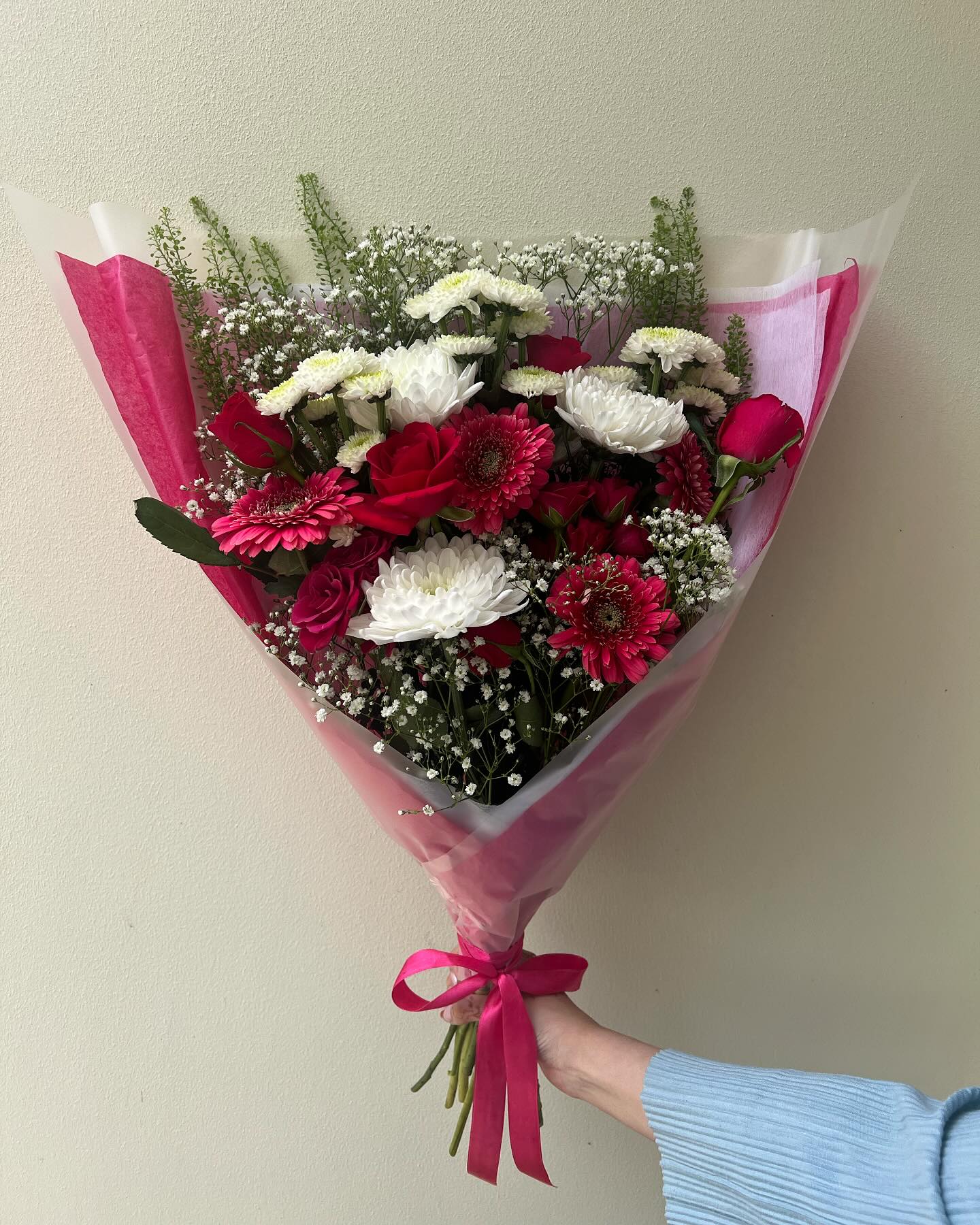 Did you know we offer fresh flowers? 🌷🌺🌹 DM us for your requests, we offer local collection and delivery!
.
.
.
#flowers#florals#flowerbouquet#flowerbouquets#freshflowers#gift#giftideas#floral#balloons